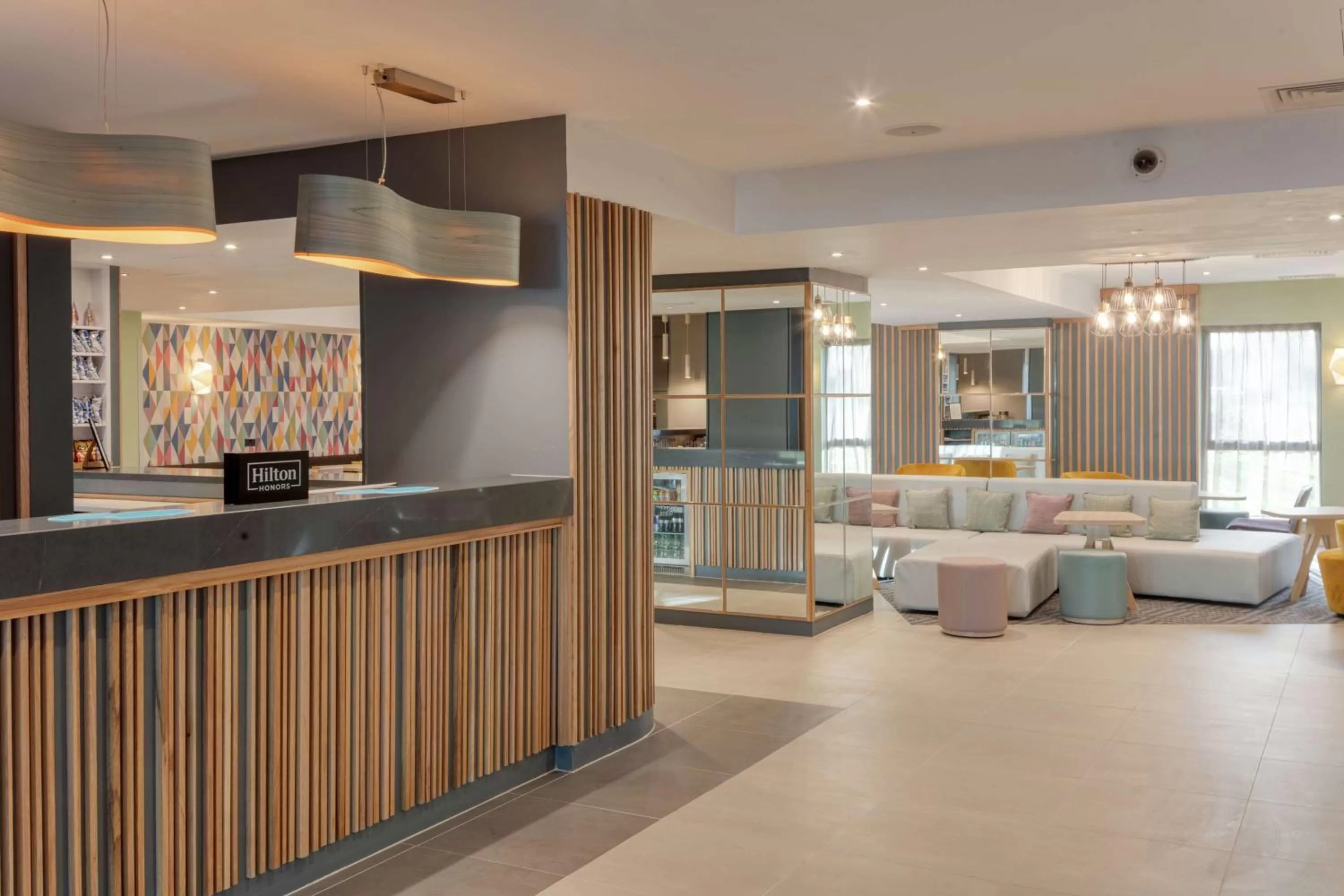 Lobby or reception in Hampton by Hilton Corby