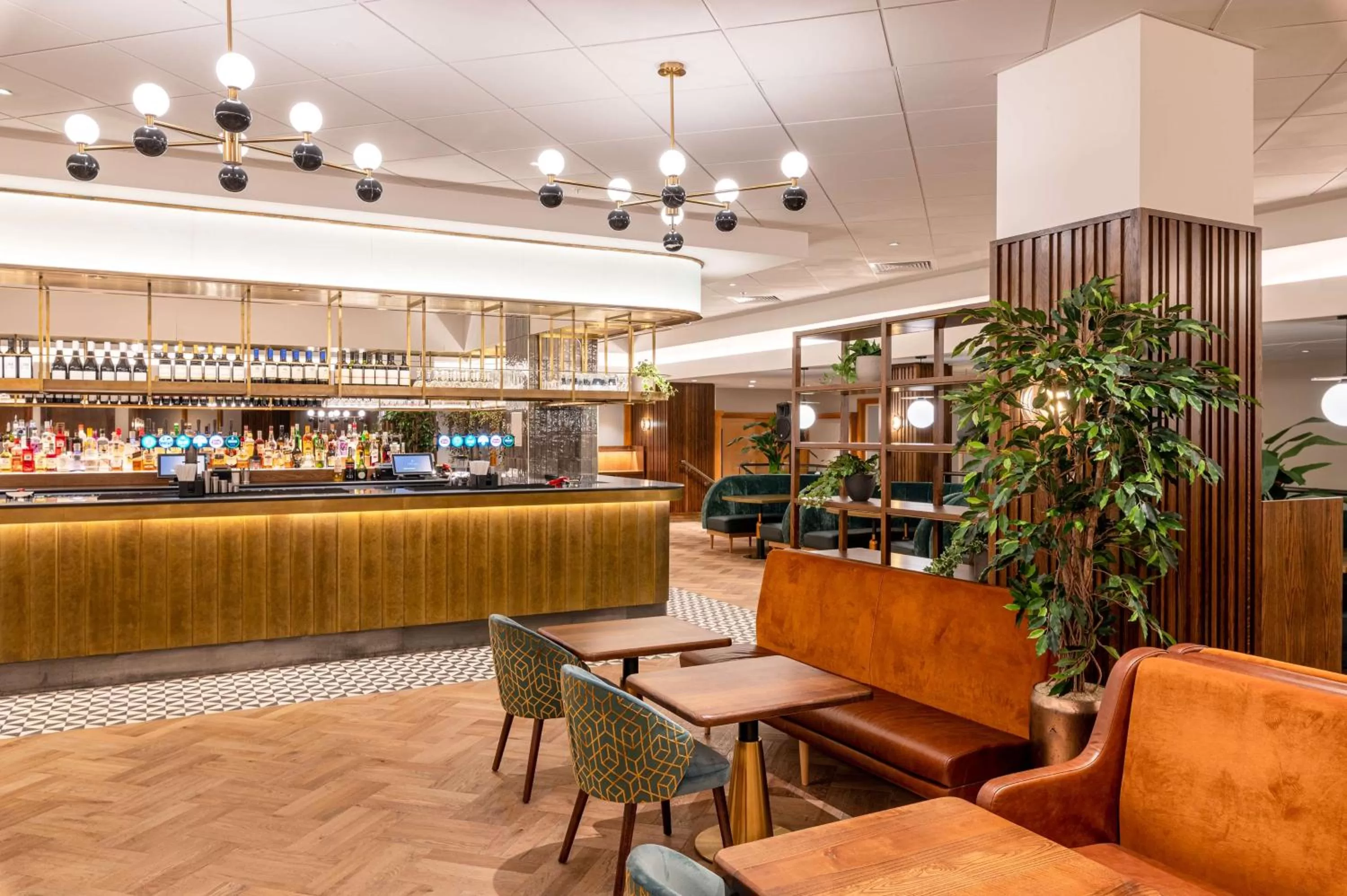 Lounge or bar in Hilton Birmingham Metropole Hotel