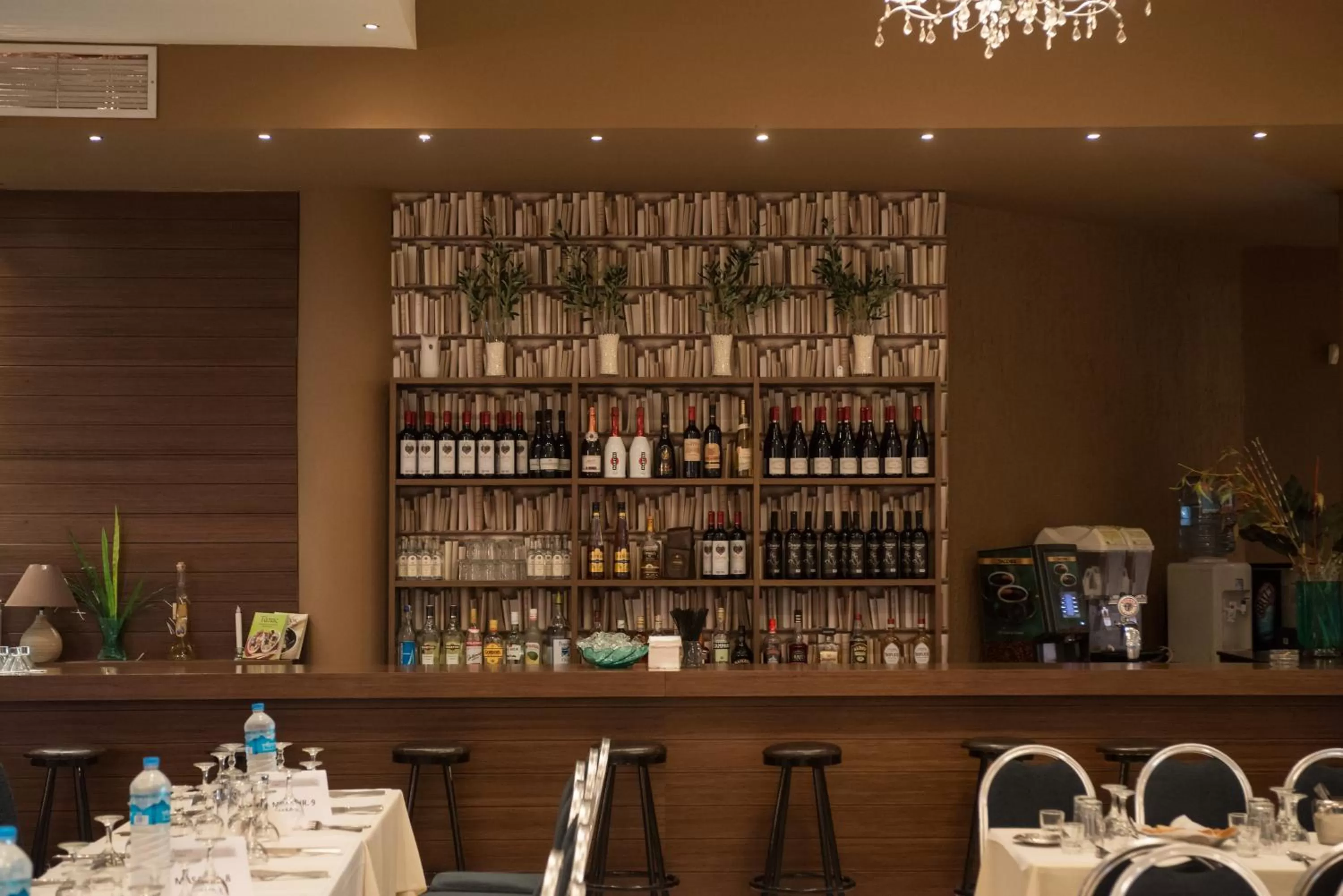 Lounge or bar in Hotel Yakinthos