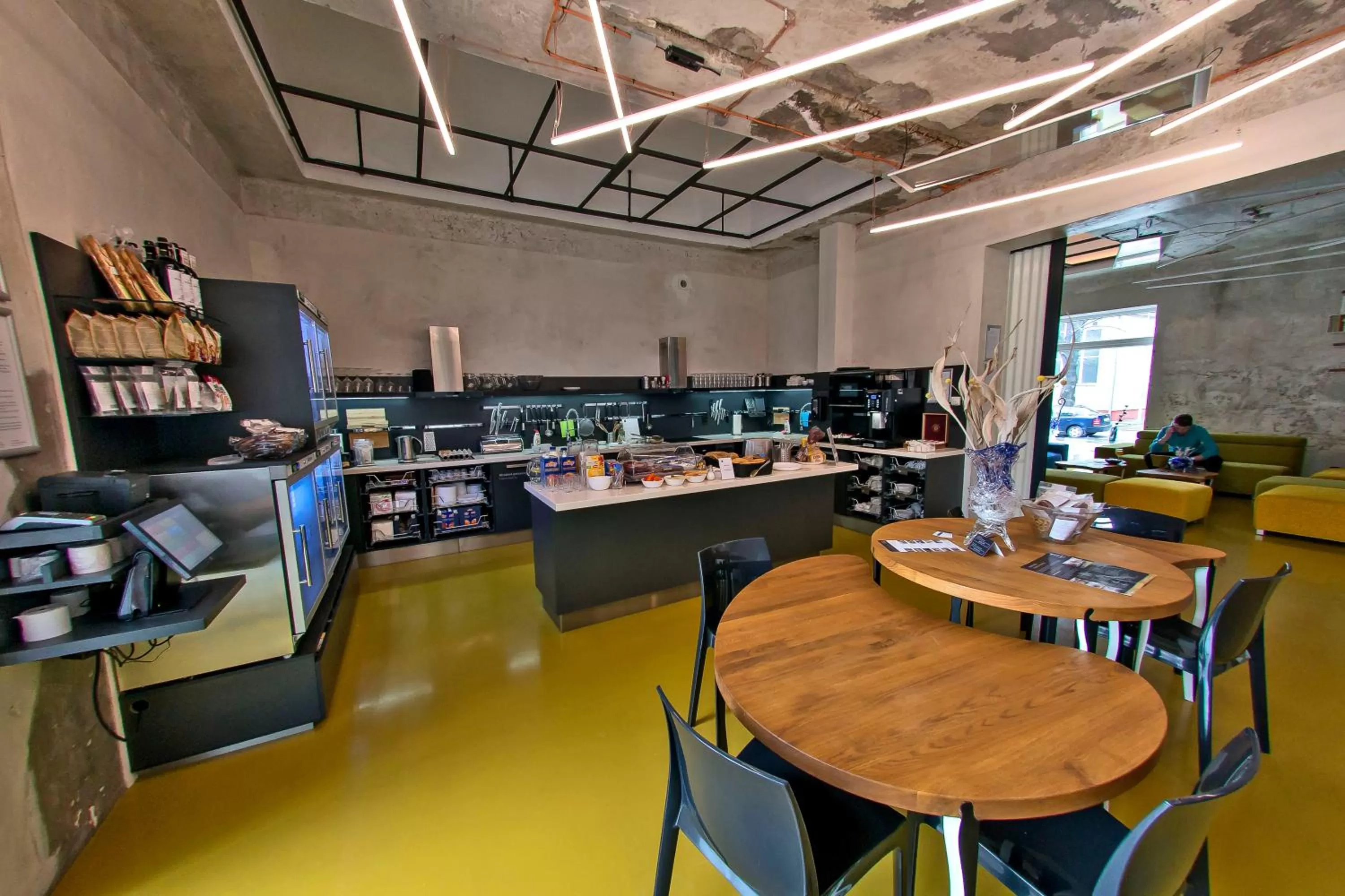 Communal kitchen in Smarthotel Nezvalova Archa