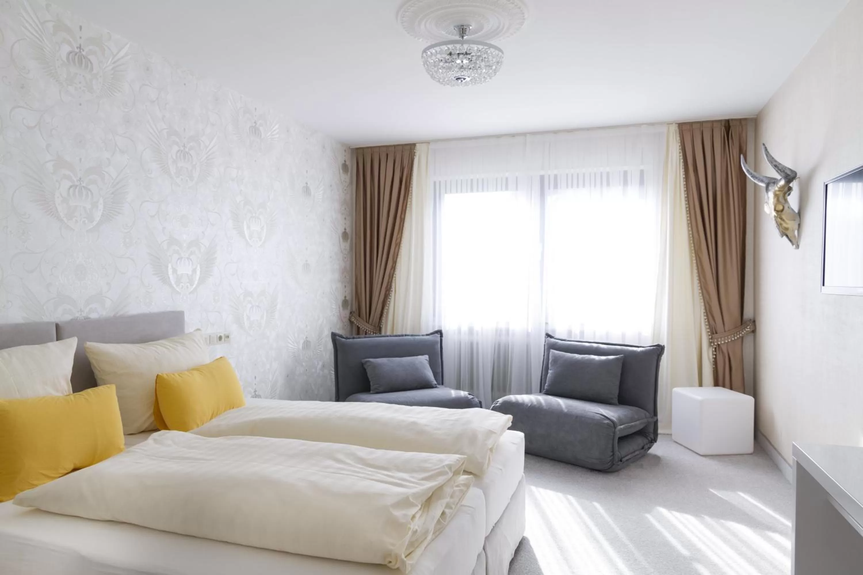 Bedroom, Bed in Hotel Hellers Twenty Four I -24h-Check-In-