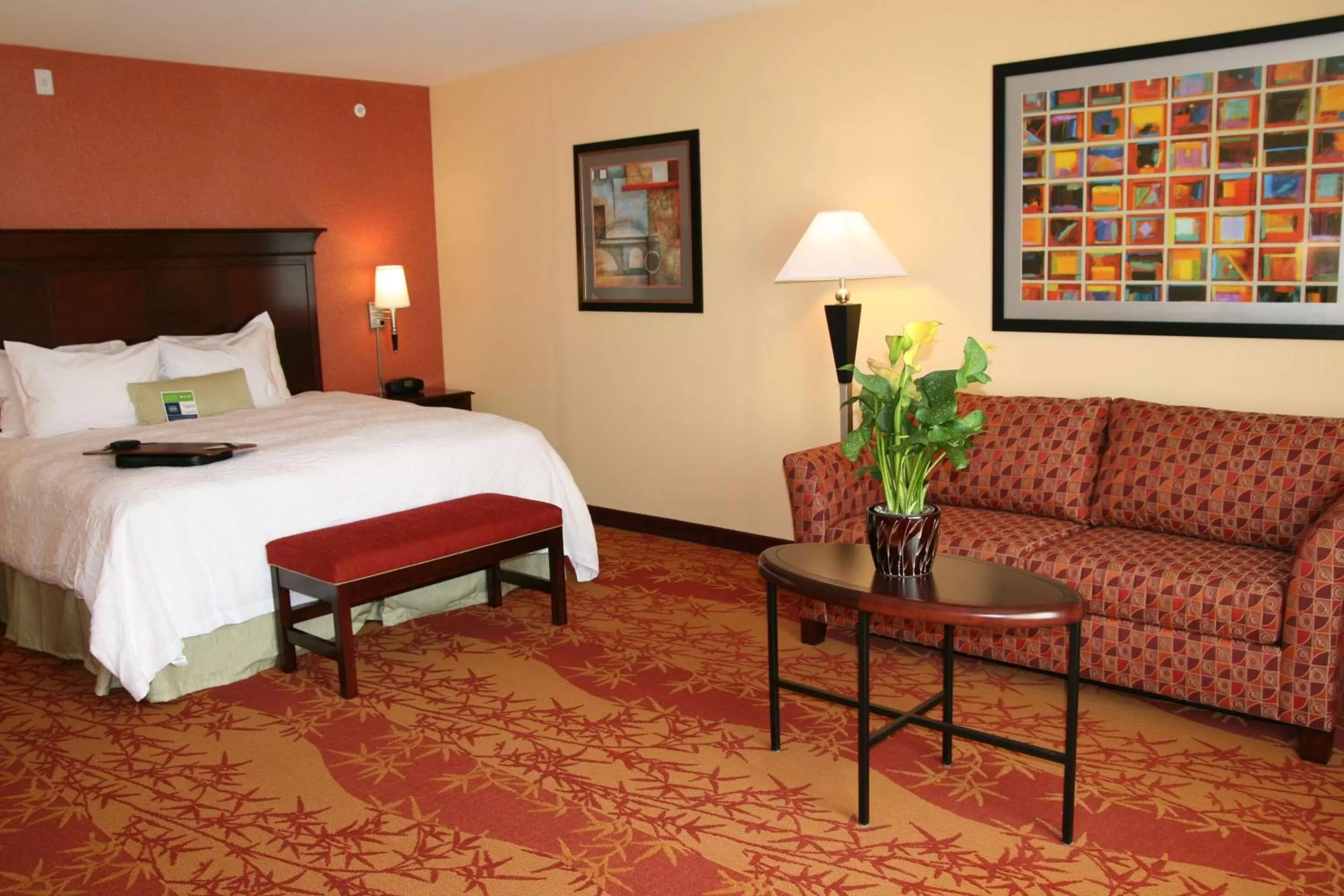 Bed in Hampton Inn & Suites Denver/Highlands Ranch