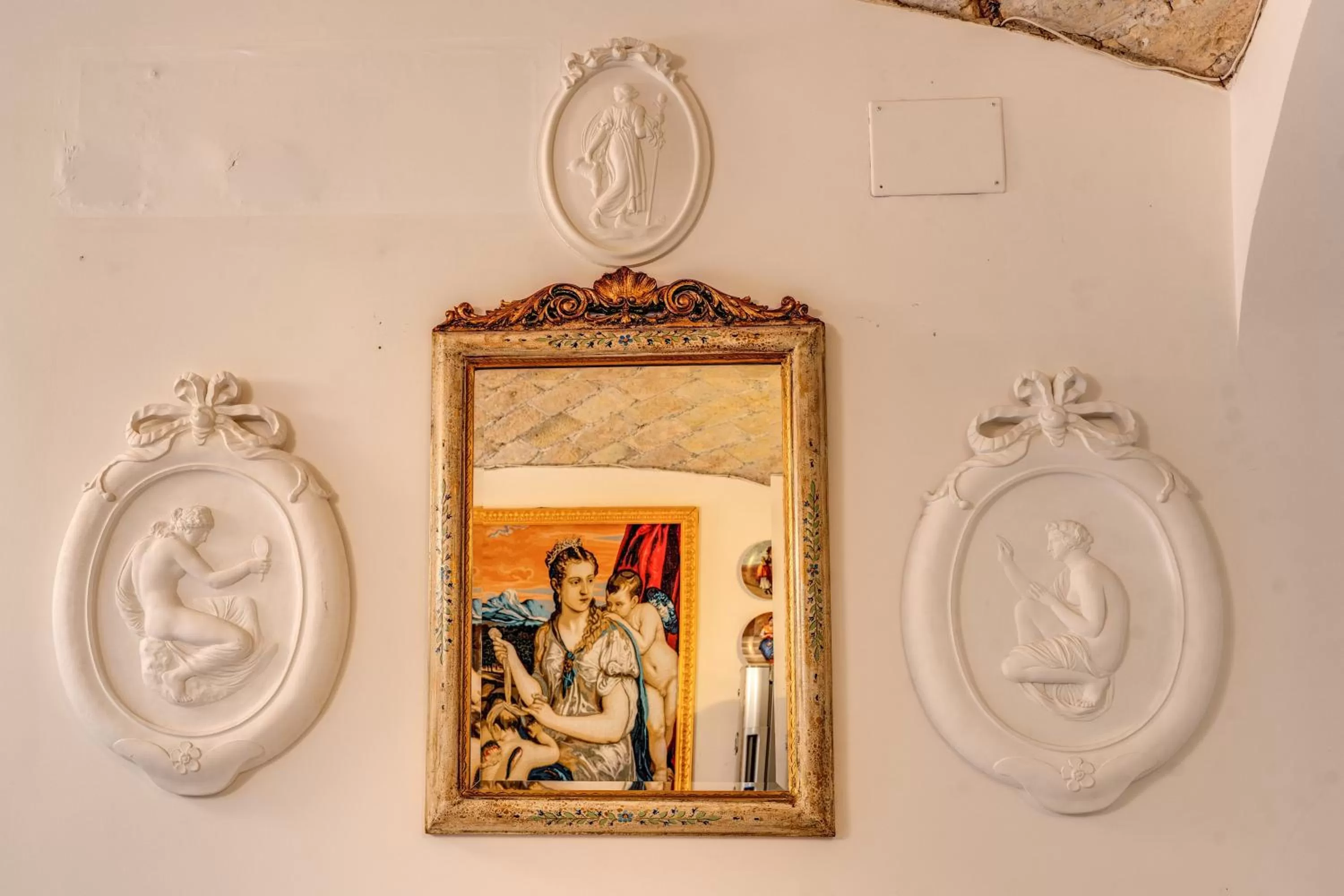 Decorative detail in Nakissa Inn