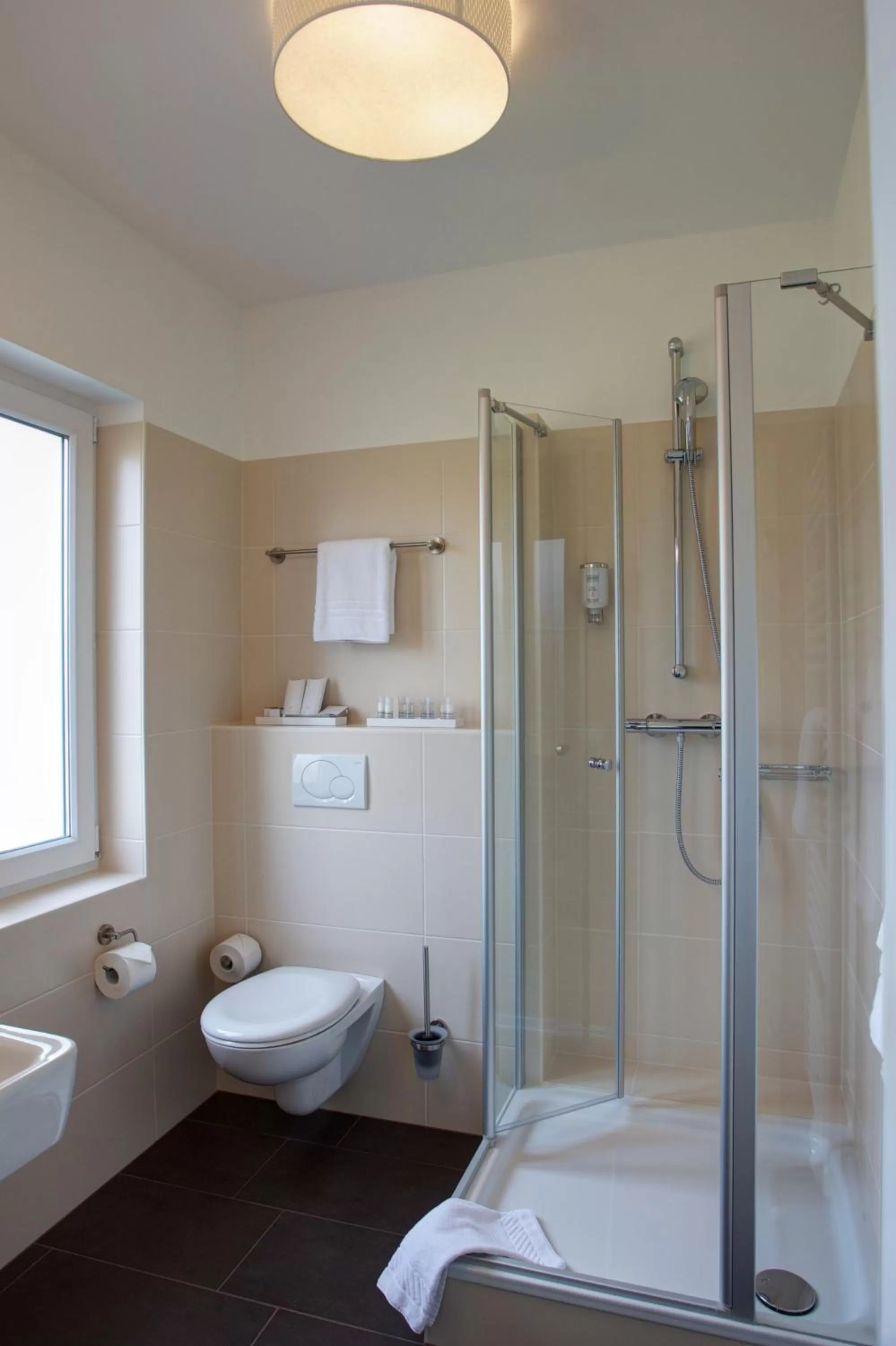 Bathroom in Das Frühstückshotel Sankt Peter-Ording