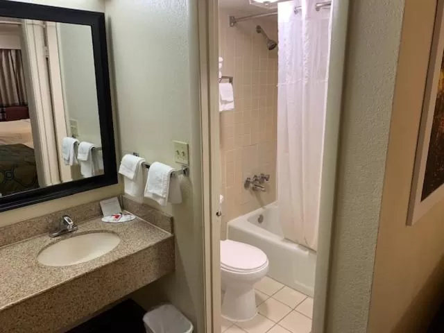 Days Inn by Wyndham Asheville West