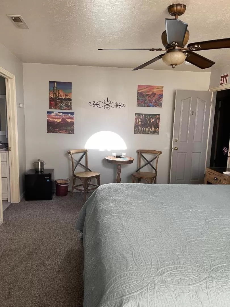 Bed in Harvest House Bed and Breakfast