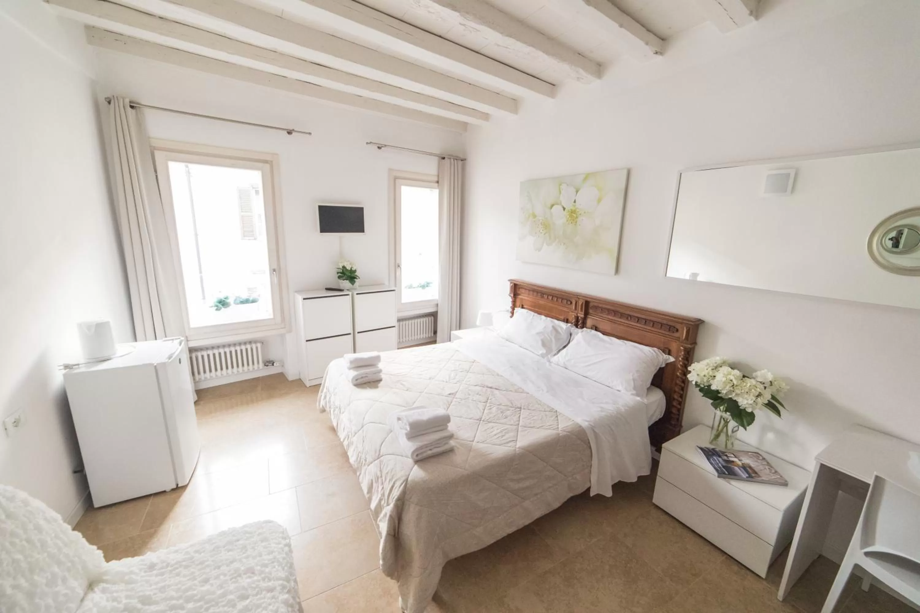 Photo of the whole room, Bed in Academia Resort