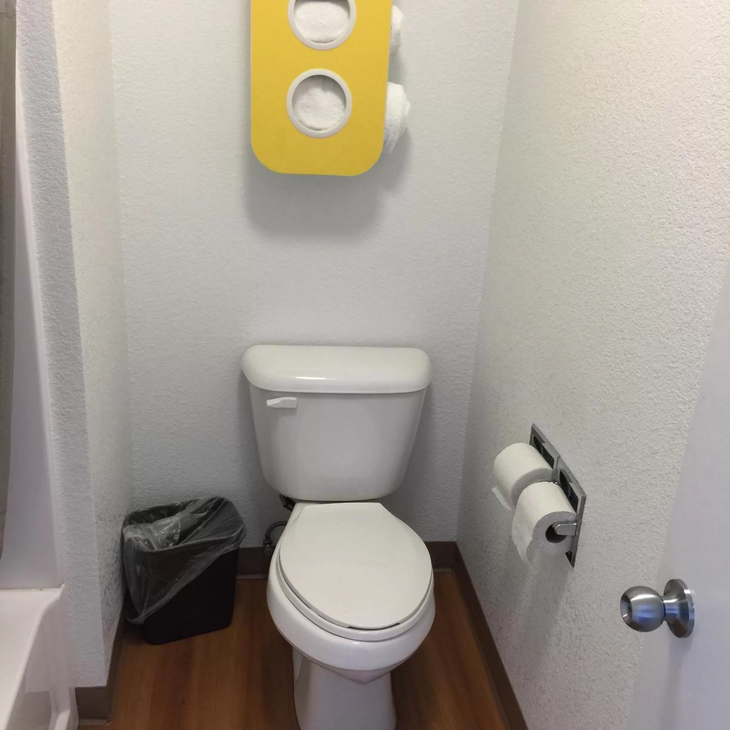 Bathroom in Motel 6 Bakersfield