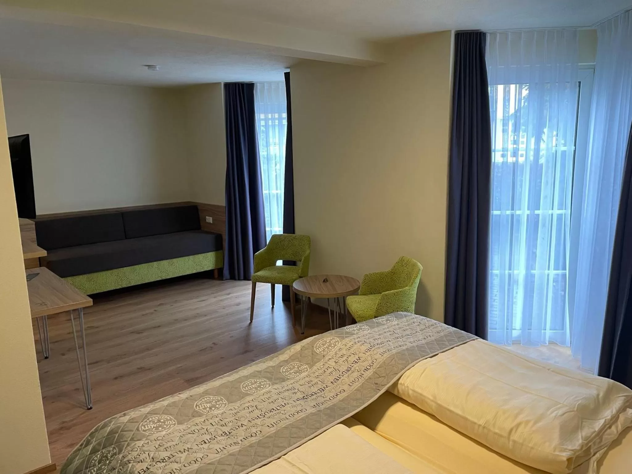 Photo of the whole room, Bed in Moselromantik Hotel Am Panoramabogen