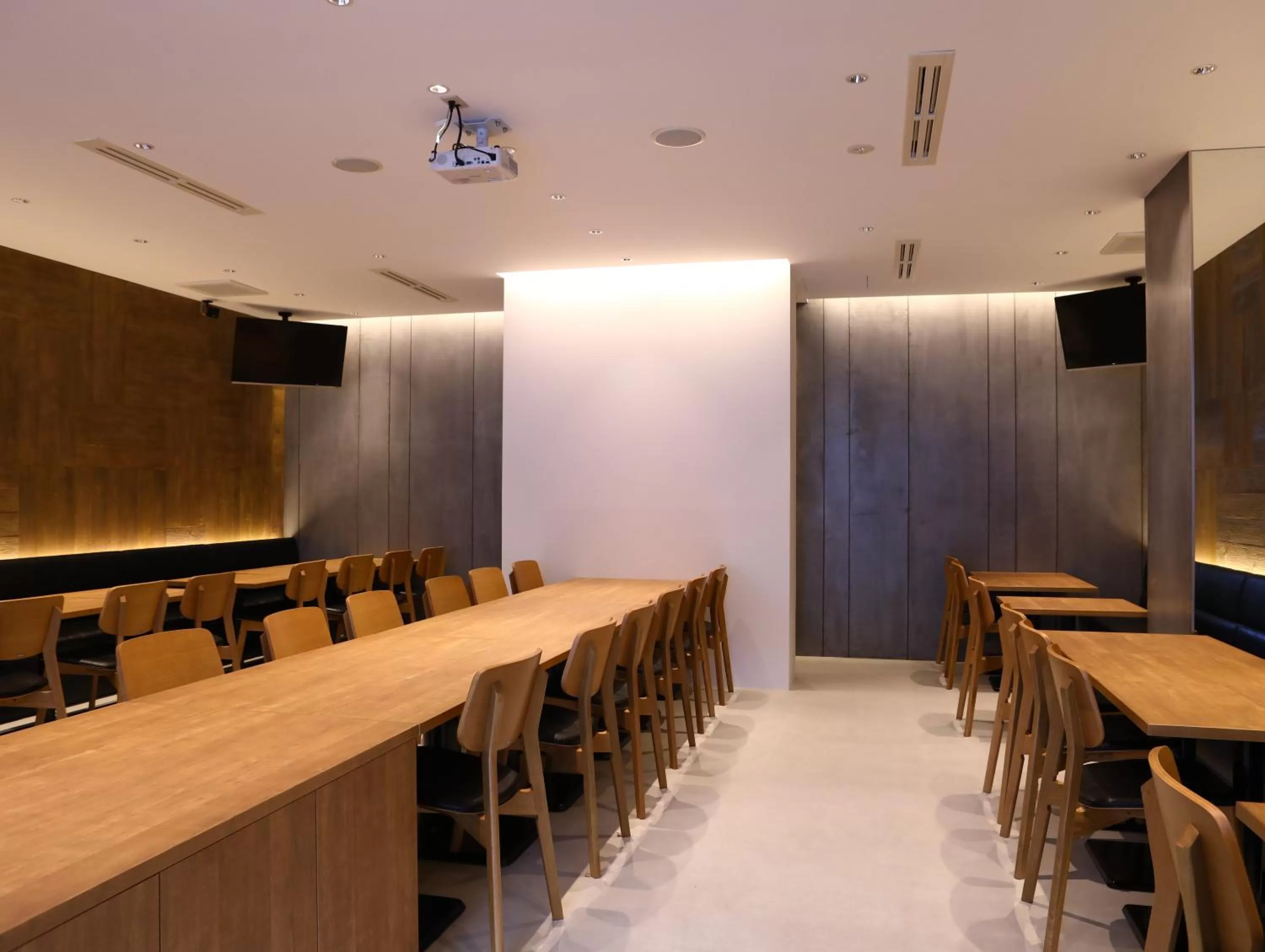 Restaurant/places to eat in Hotel Wing International Kyoto - Shijo Karasuma