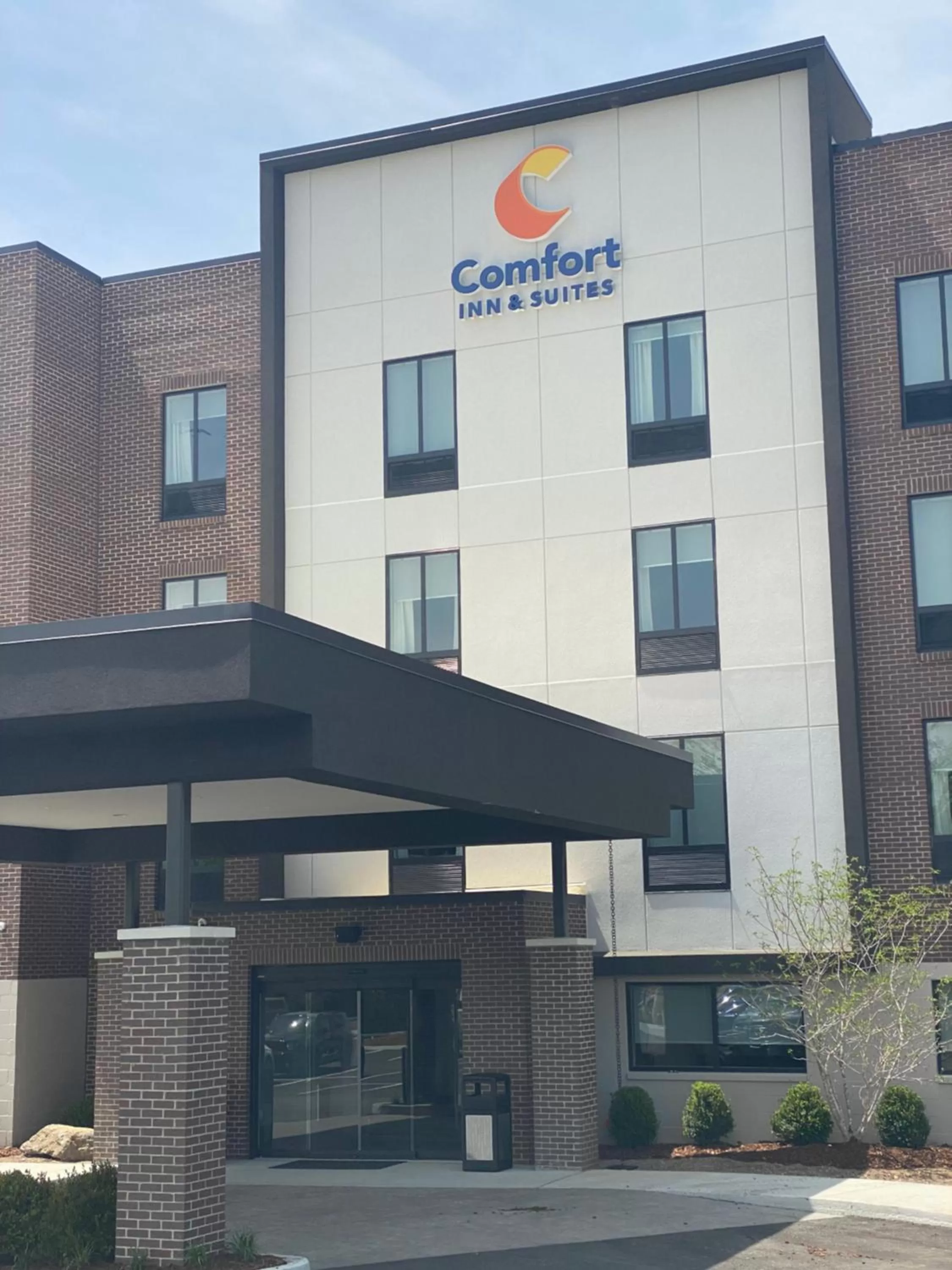 Property building in Comfort Inn & Suites Gallatin - Nashville Metro