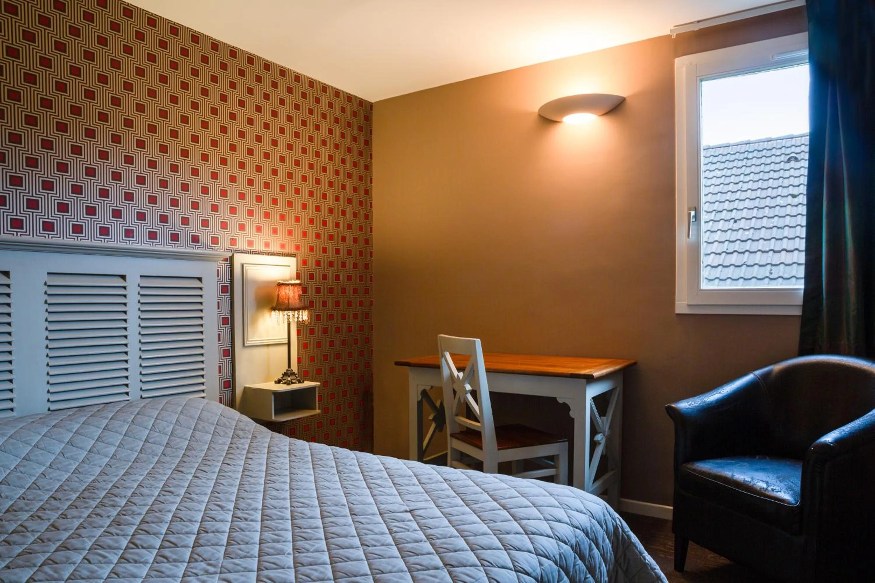 Bed in The Originals City, Le Cottage Hôtel, Bruay-la-Buissière