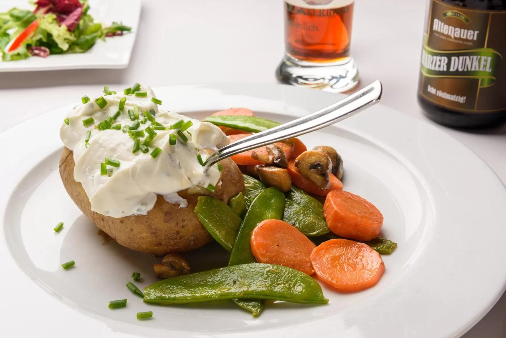 Restaurant/places to eat in Hotel Zum Harzer