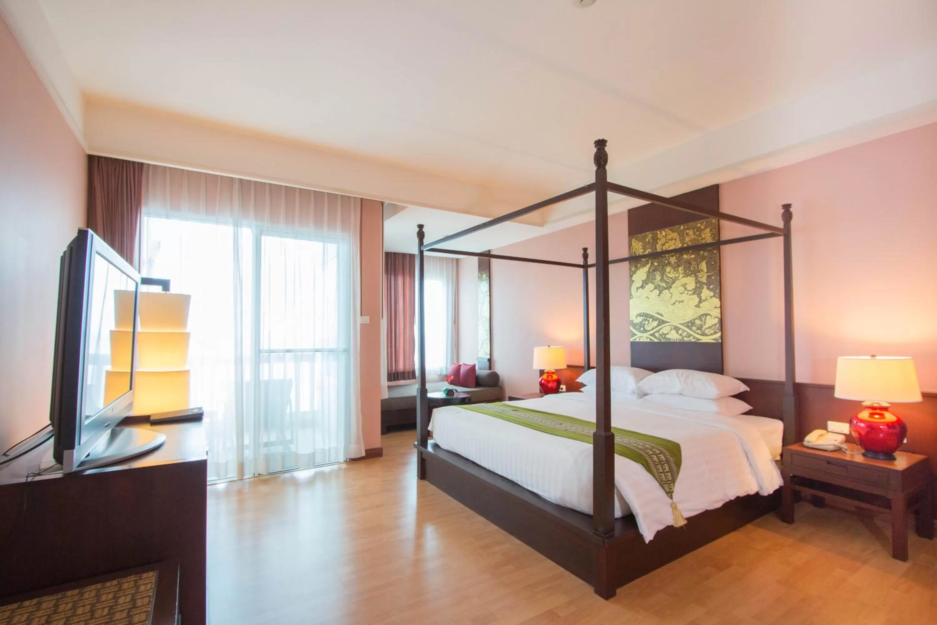 Bed in Grand Pacific Sovereign Resort & Spa