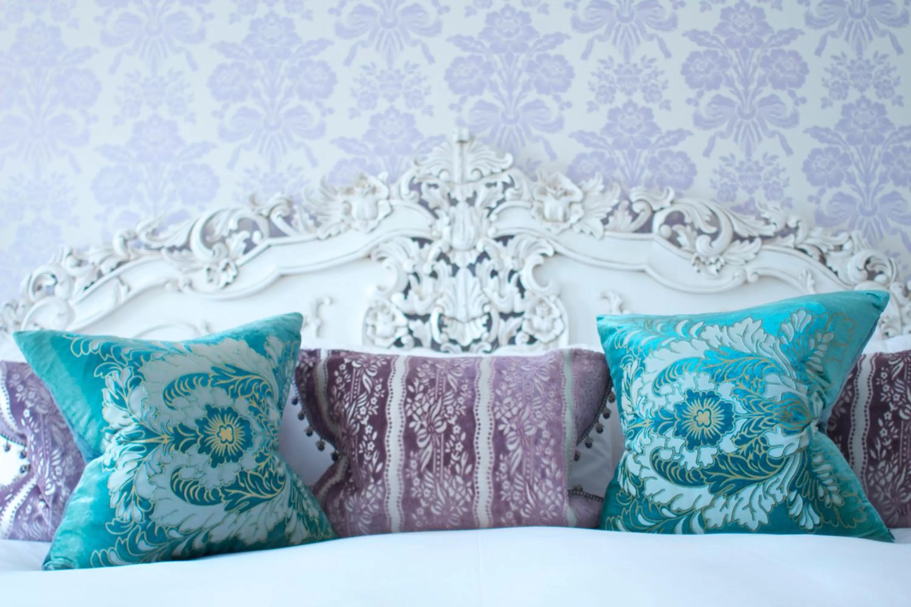 Bedroom, Bed in Angel Hotel