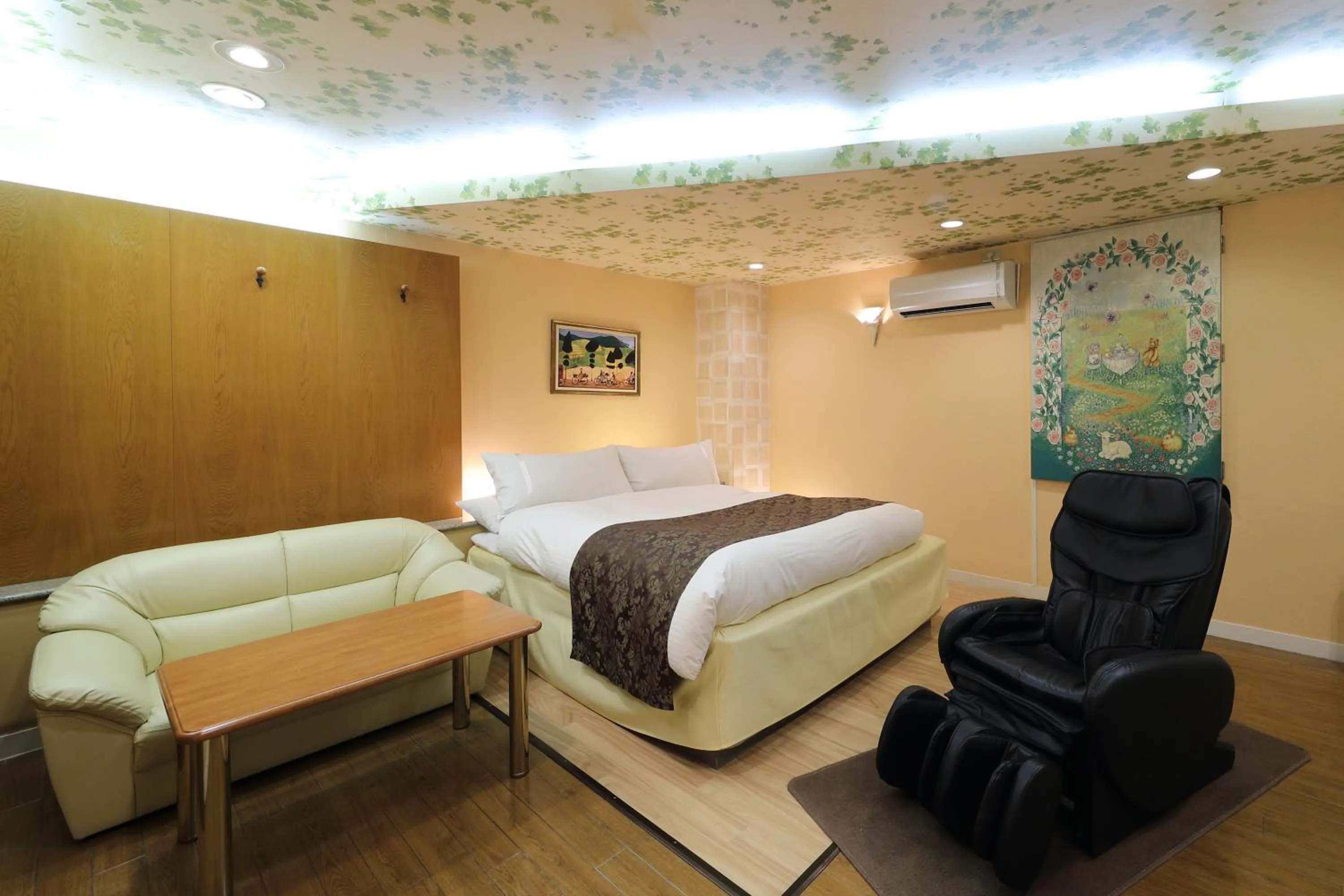 Photo of the whole room, Bed in Hotel Fine Garden Okayama II