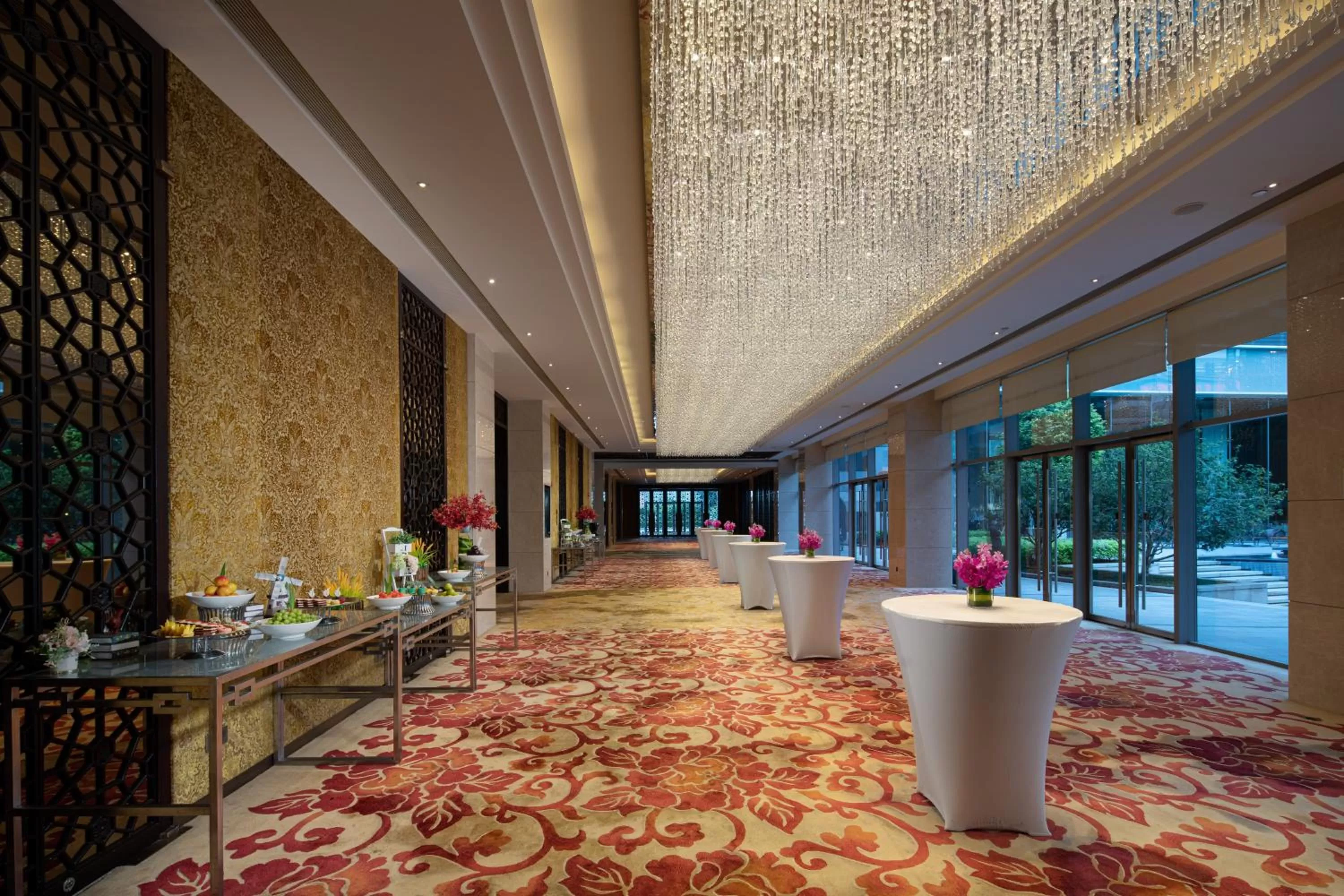 Meeting/conference room in Crowne Plaza Guangzhou Huadu by IHG - Free Shuttle bus between hotel to Exhibition Center During Canton Fair