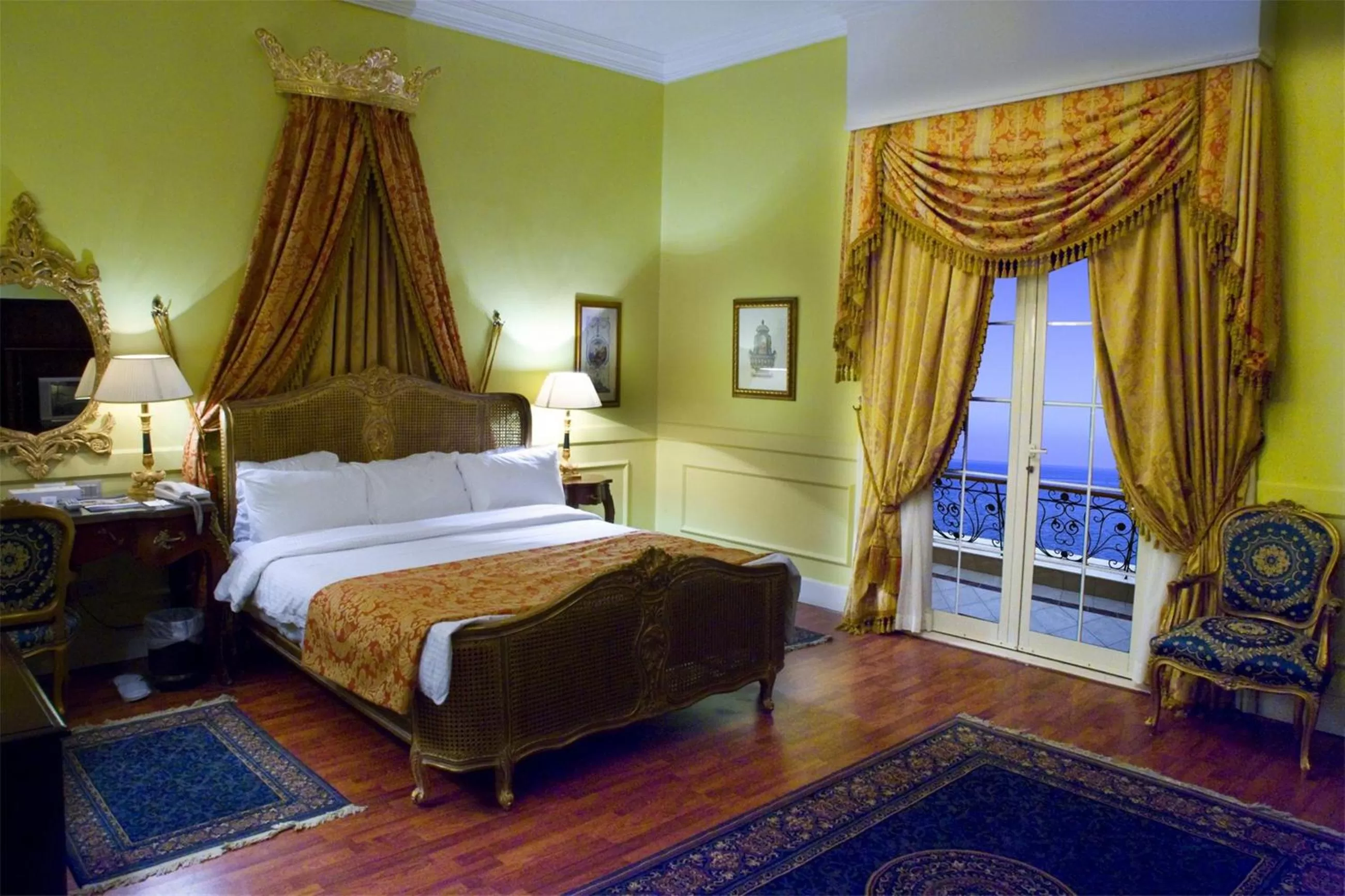 Decorative detail, Bed in Helnan Auberge Fayoum