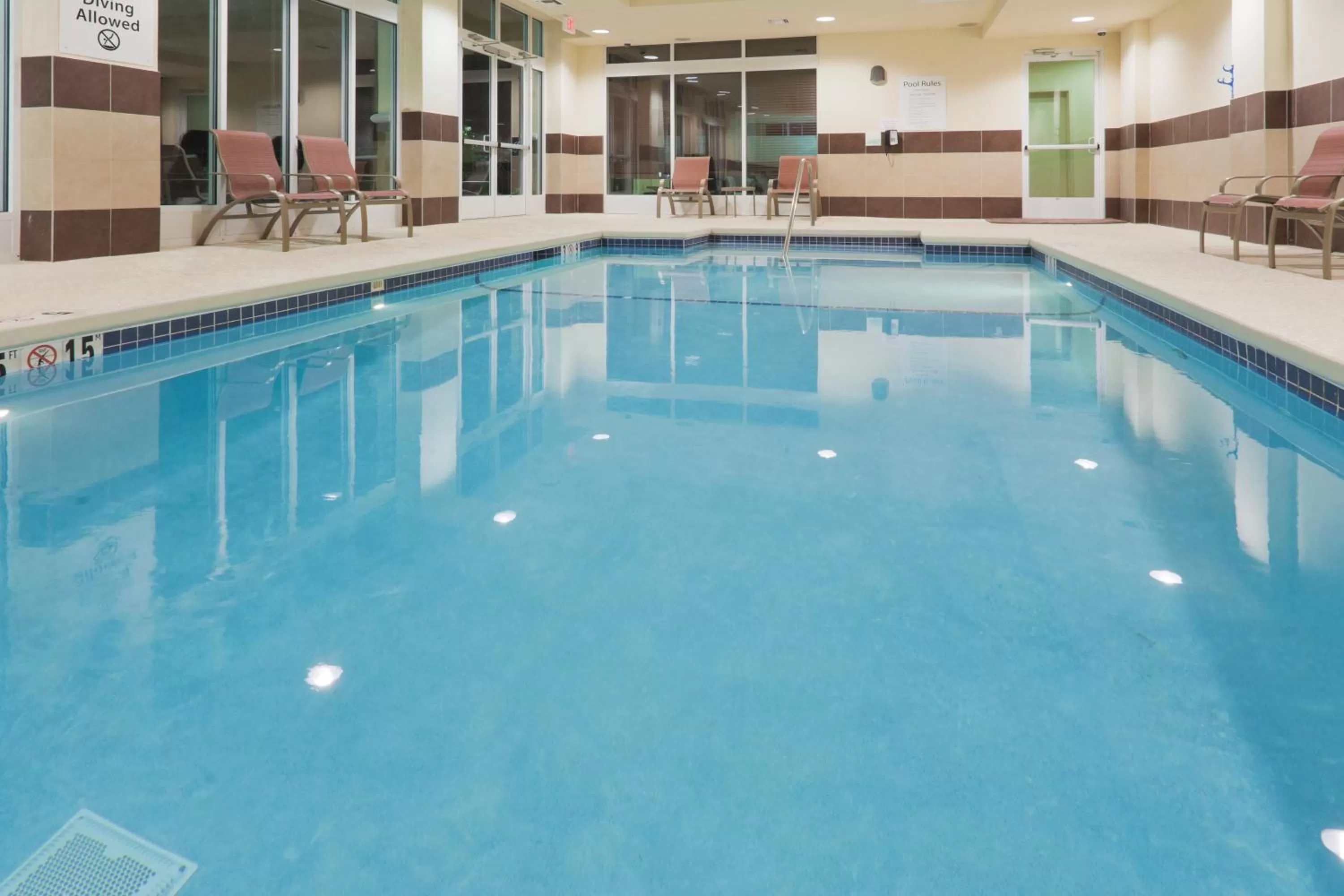 Swimming pool in Holiday Inn Meridian East I 59 / I 20