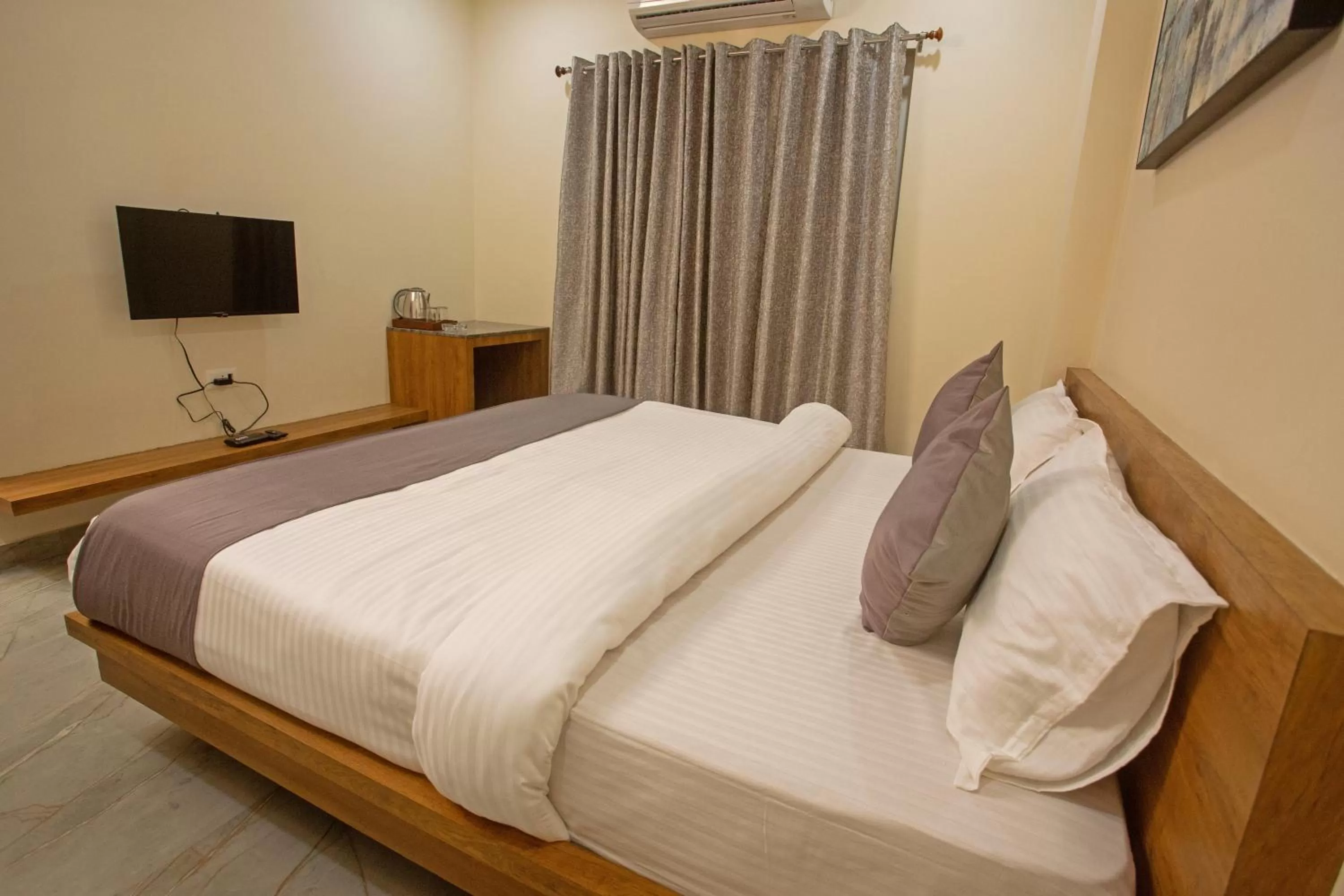 Bed in Grey House Inn