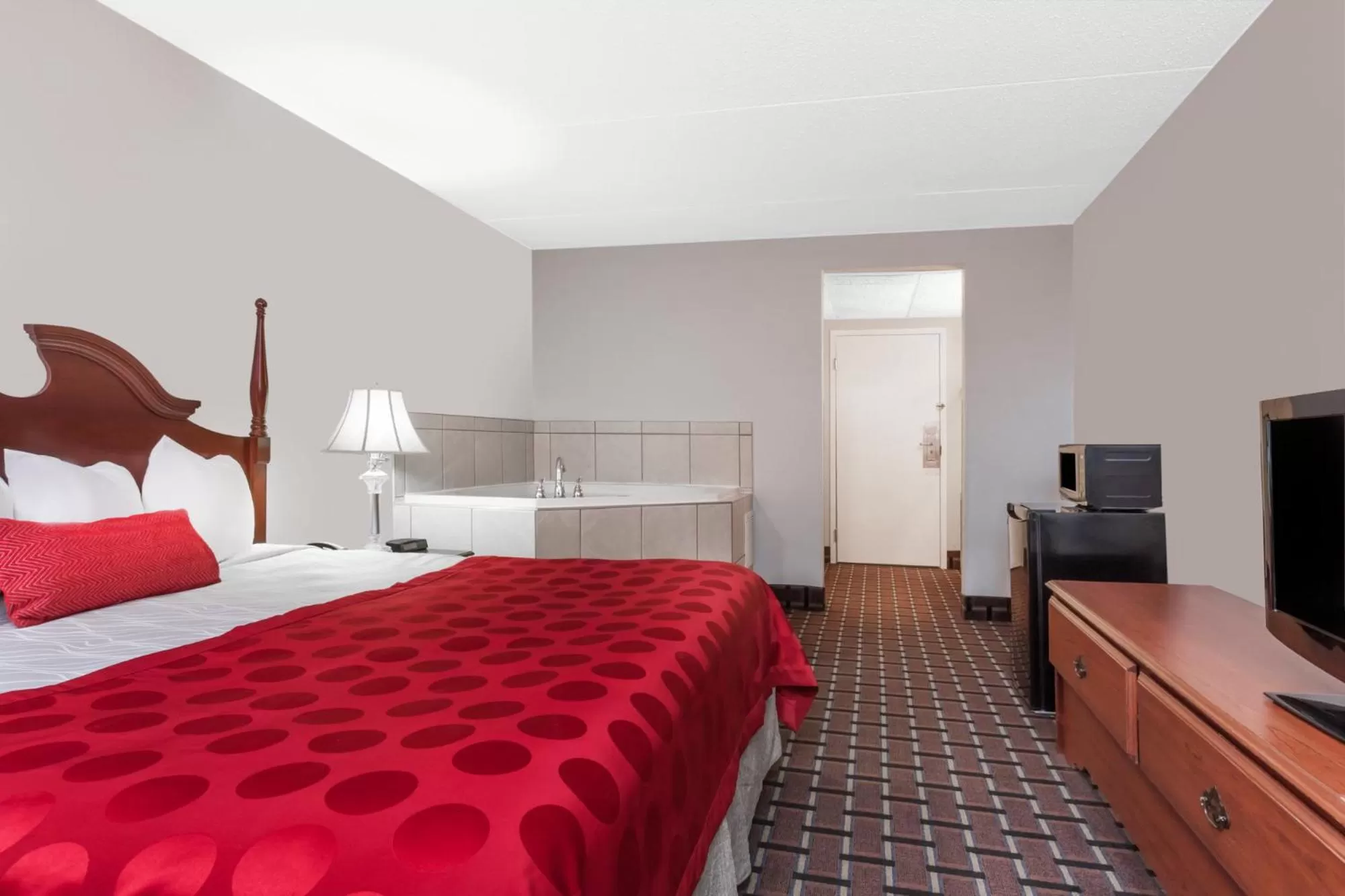 Photo of the whole room, Room Photo in Ramada by Wyndham Henderson/Evansville