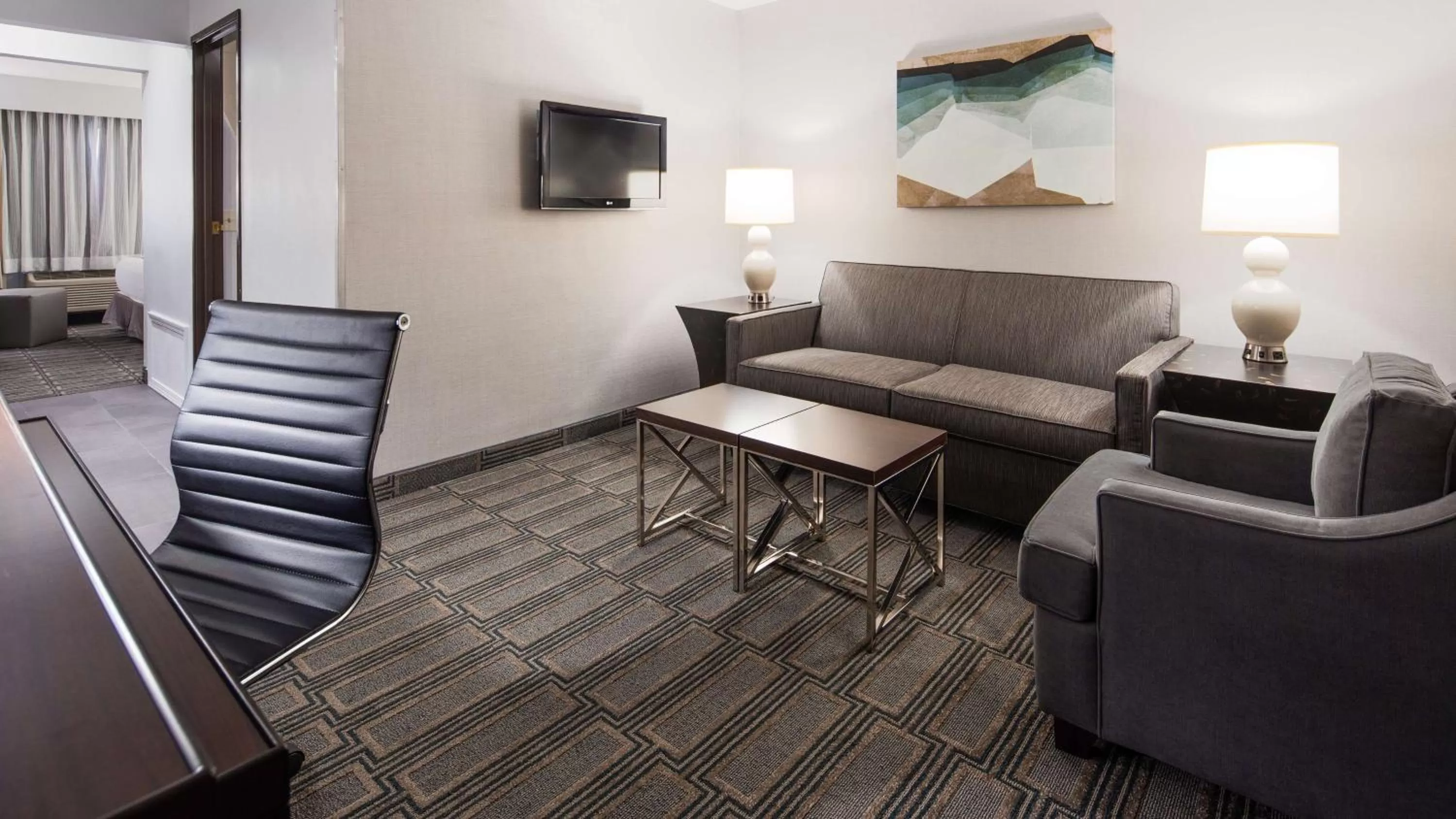 Photo of the whole room in Best Western Lapeer Inn