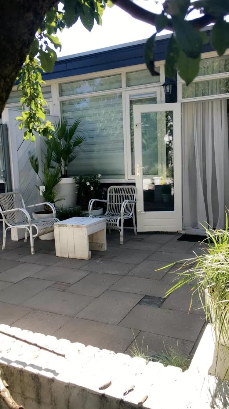 Patio in De Tuinkamer-----Privé diner op de kamer mogelijk!!!