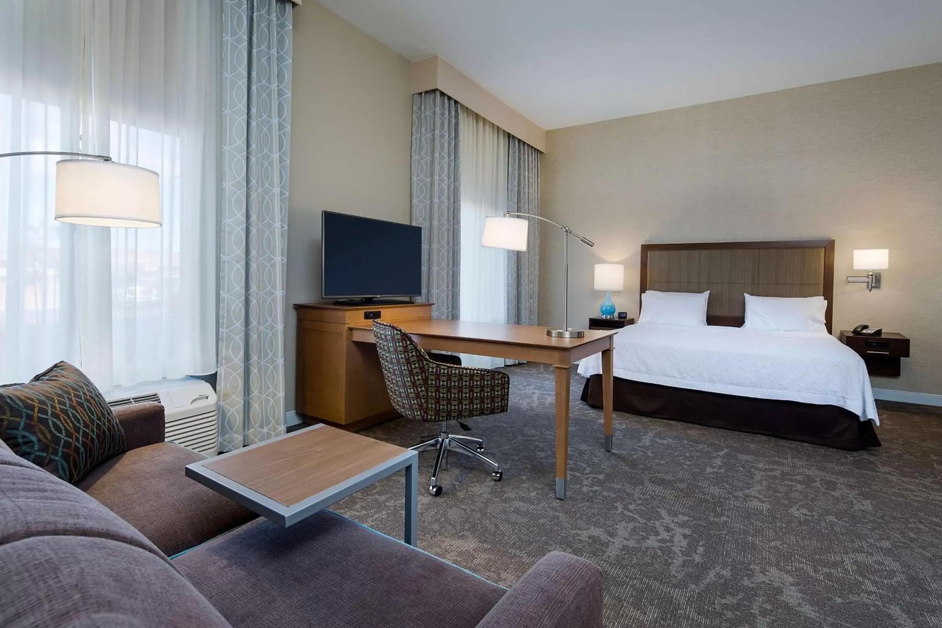 King Suite with Balcony - Non-Smoking in Hampton Inn & Suites Page - Lake Powell King Suite with Balcony - Non-Smoking in Hampton Inn & Suites Page - Lake Powell