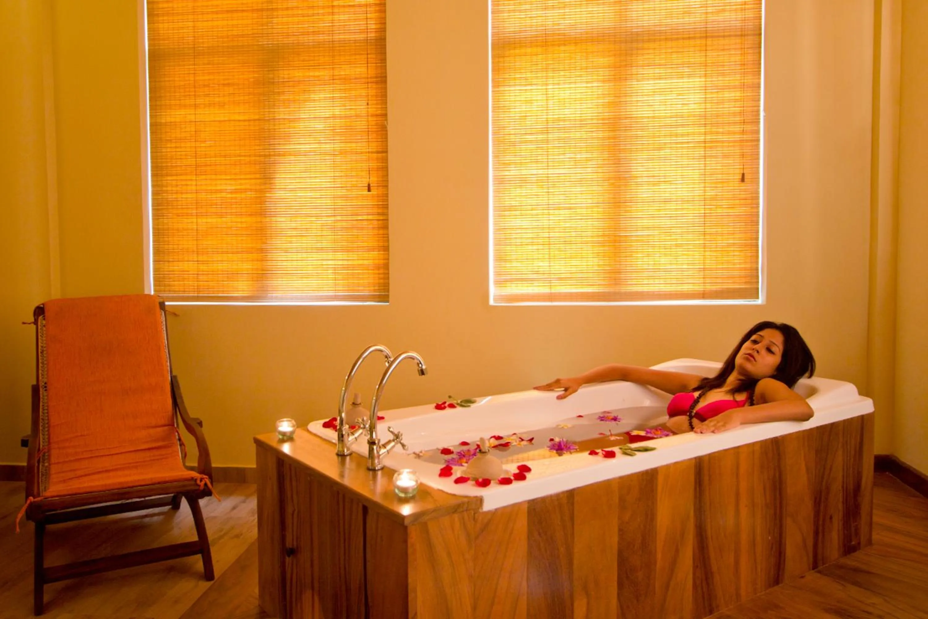 Guests in Randholee Resort & Spa