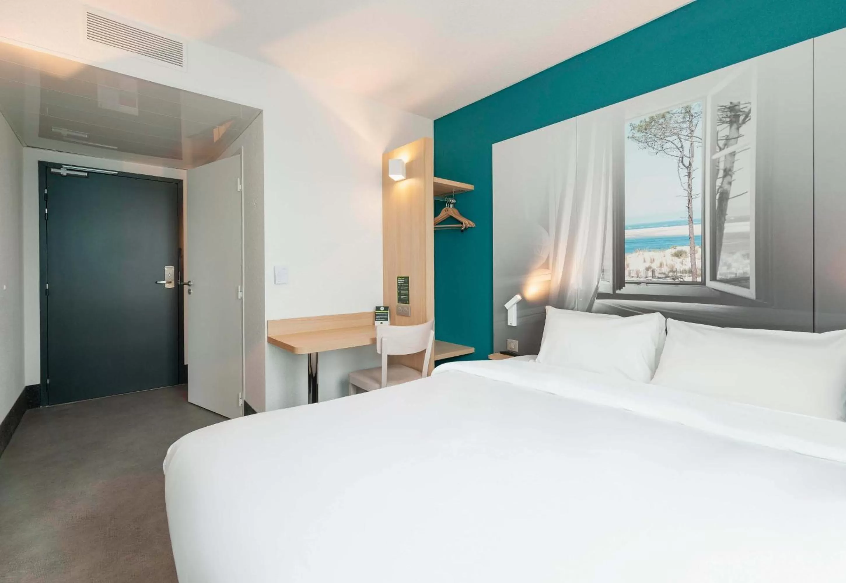 Bedroom, Bed in B&B HOTEL Saint-Geours-de-Maremne Hossegor