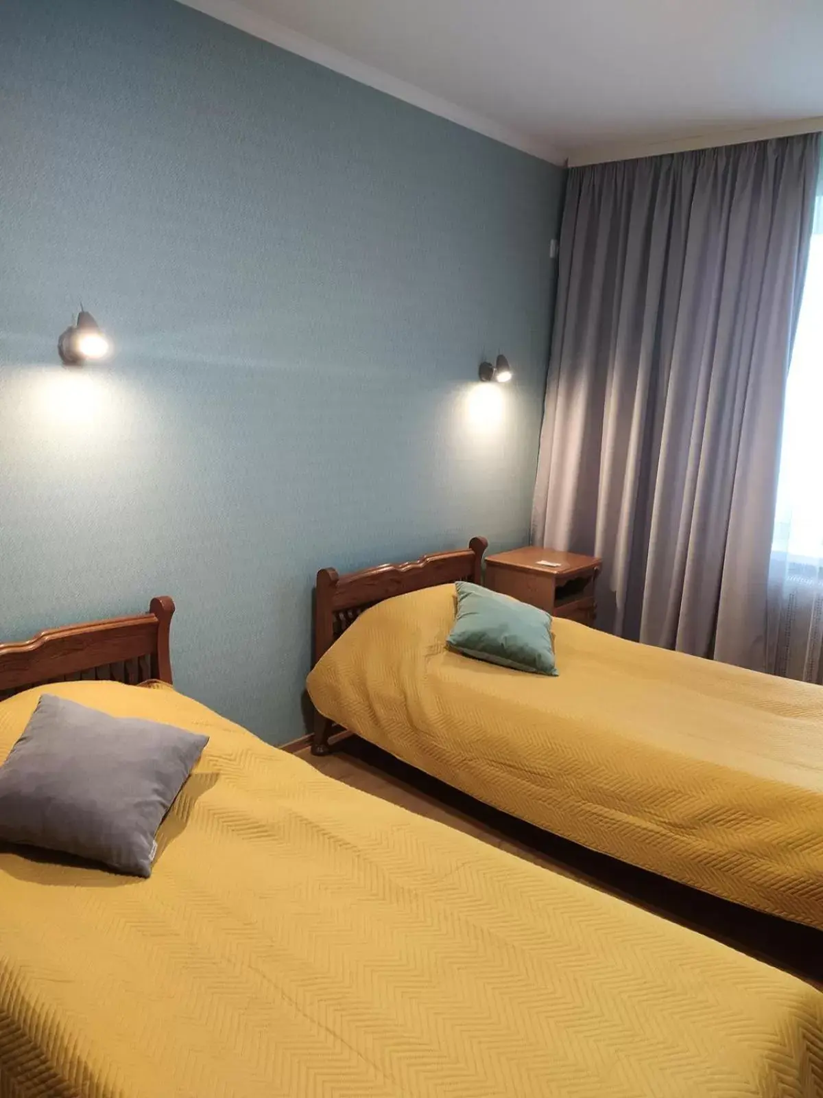 Standard Twin Room with Shared Bathroom in Hotel Trias Standard Twin Room with Shared Bathroom in Hotel Trias