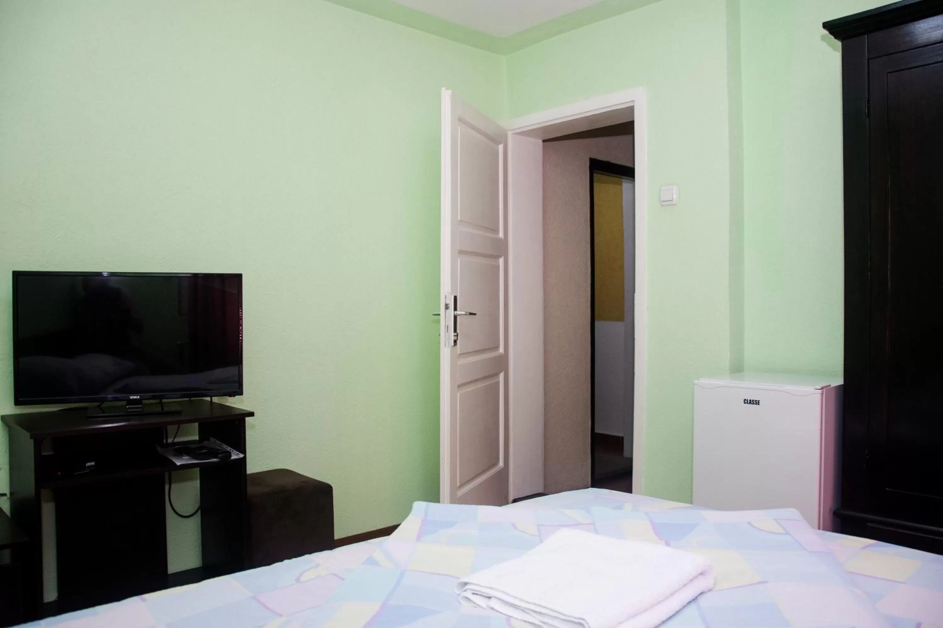 TV/Entertainment Center in Motel Aura