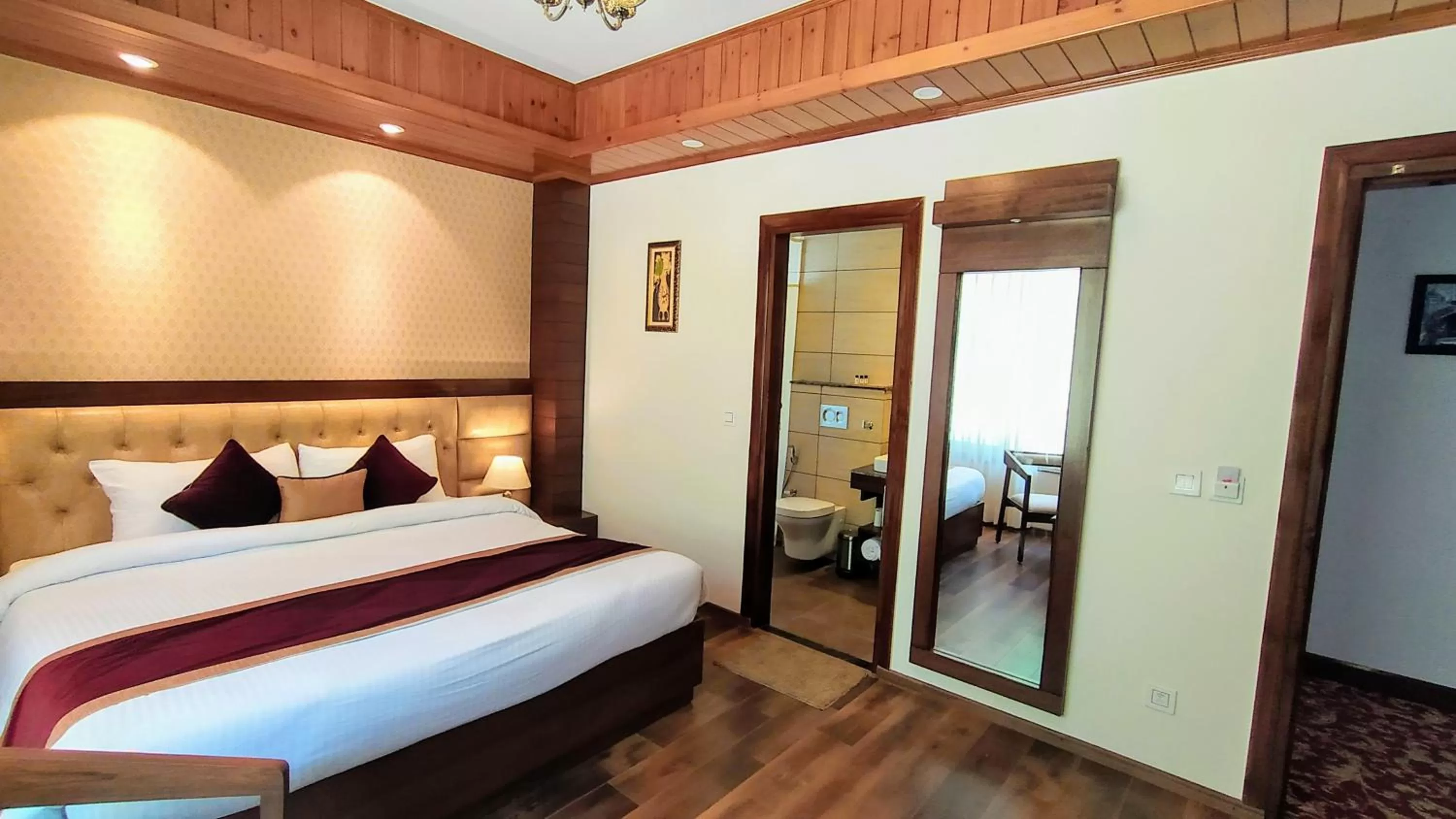 Photo of the whole room, Bed in The Retreat Mashobra, Shimla