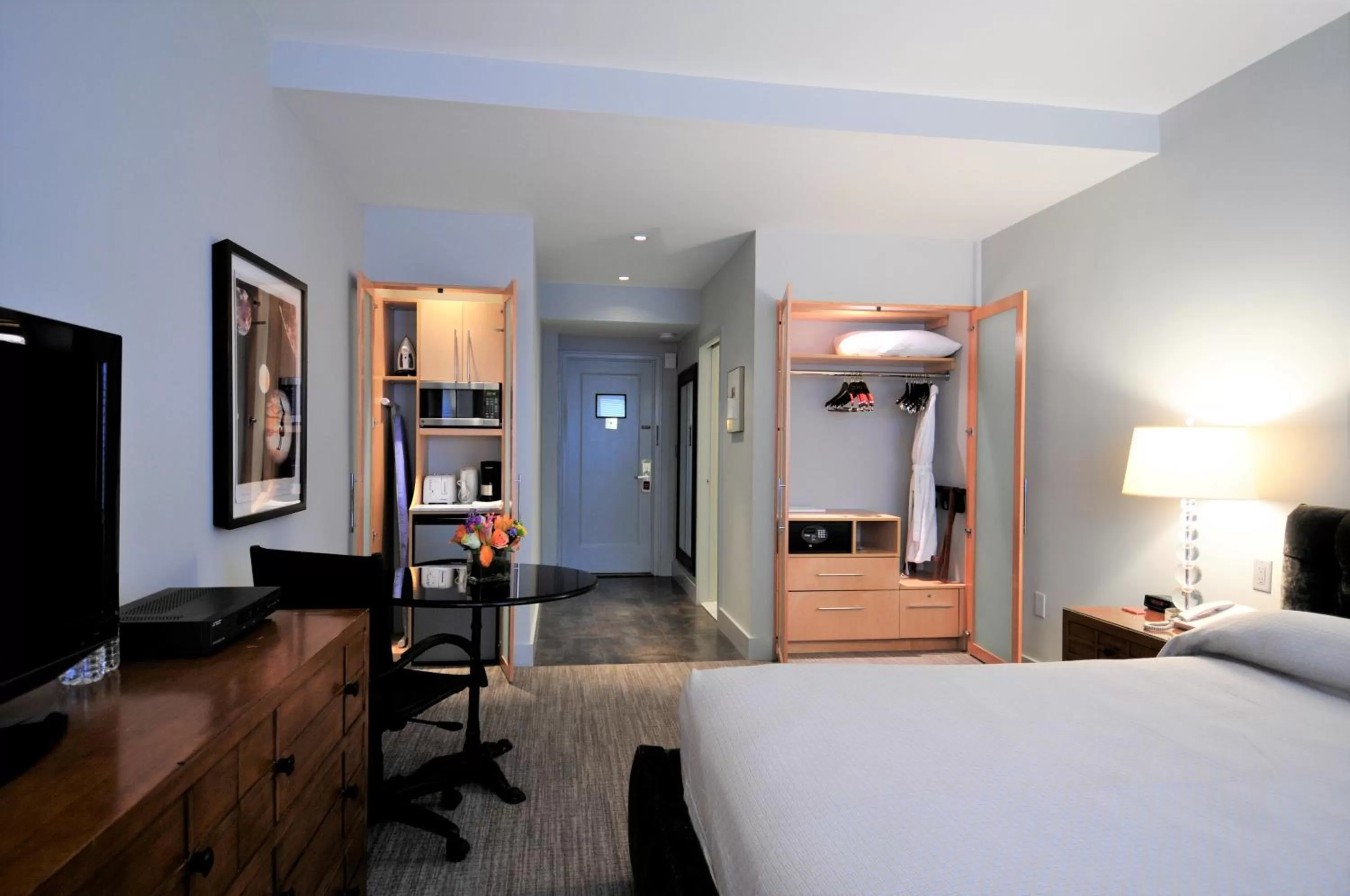 Photo of the whole room, Bed in Lombardy Hotel