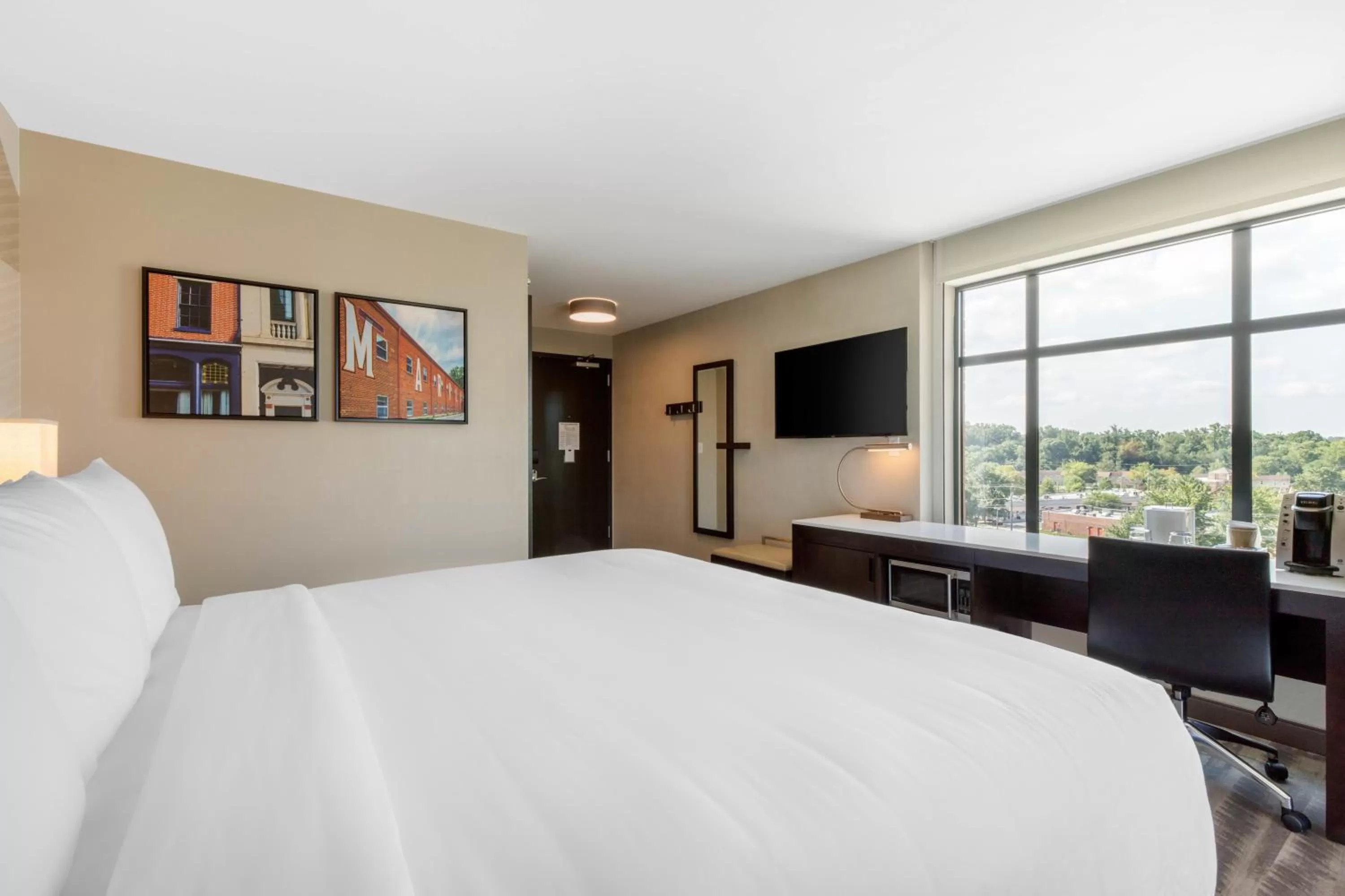 Photo of the whole room, Bed in Cambria Hotel College Park