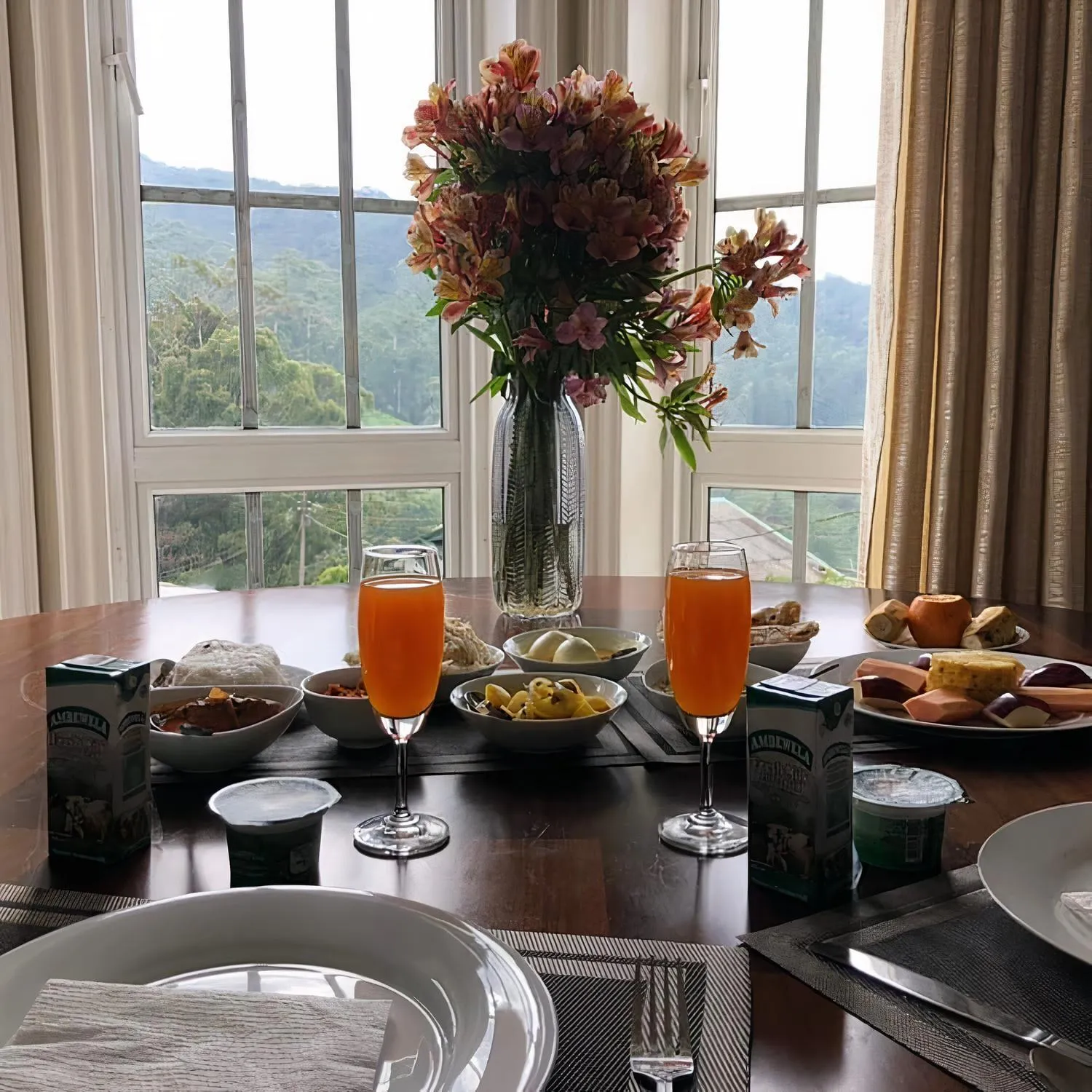 Asian breakfast in Luxe Wilderness - Private Villas, Free Breakfast, 2km from City Centre