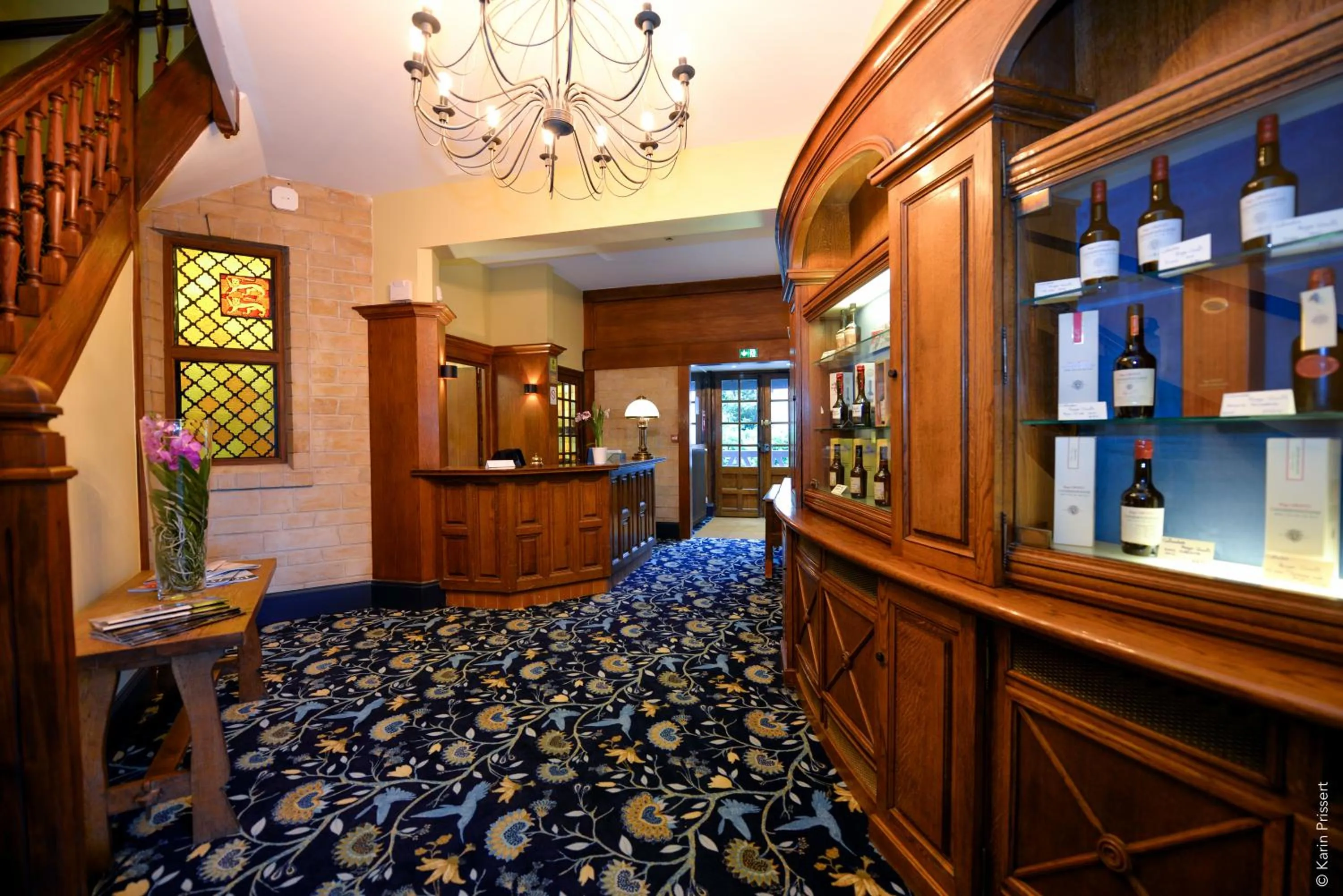 Lobby or reception in Hostellerie Saint Pierre