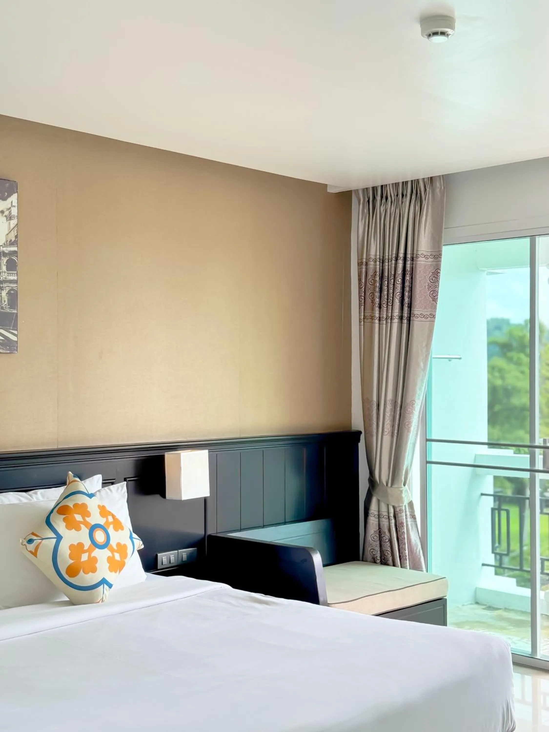 Bed in Grand Supicha City Hotel