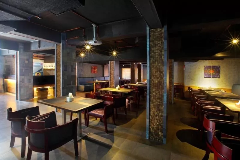 Restaurant/Places to Eat in Hotel Park Residency