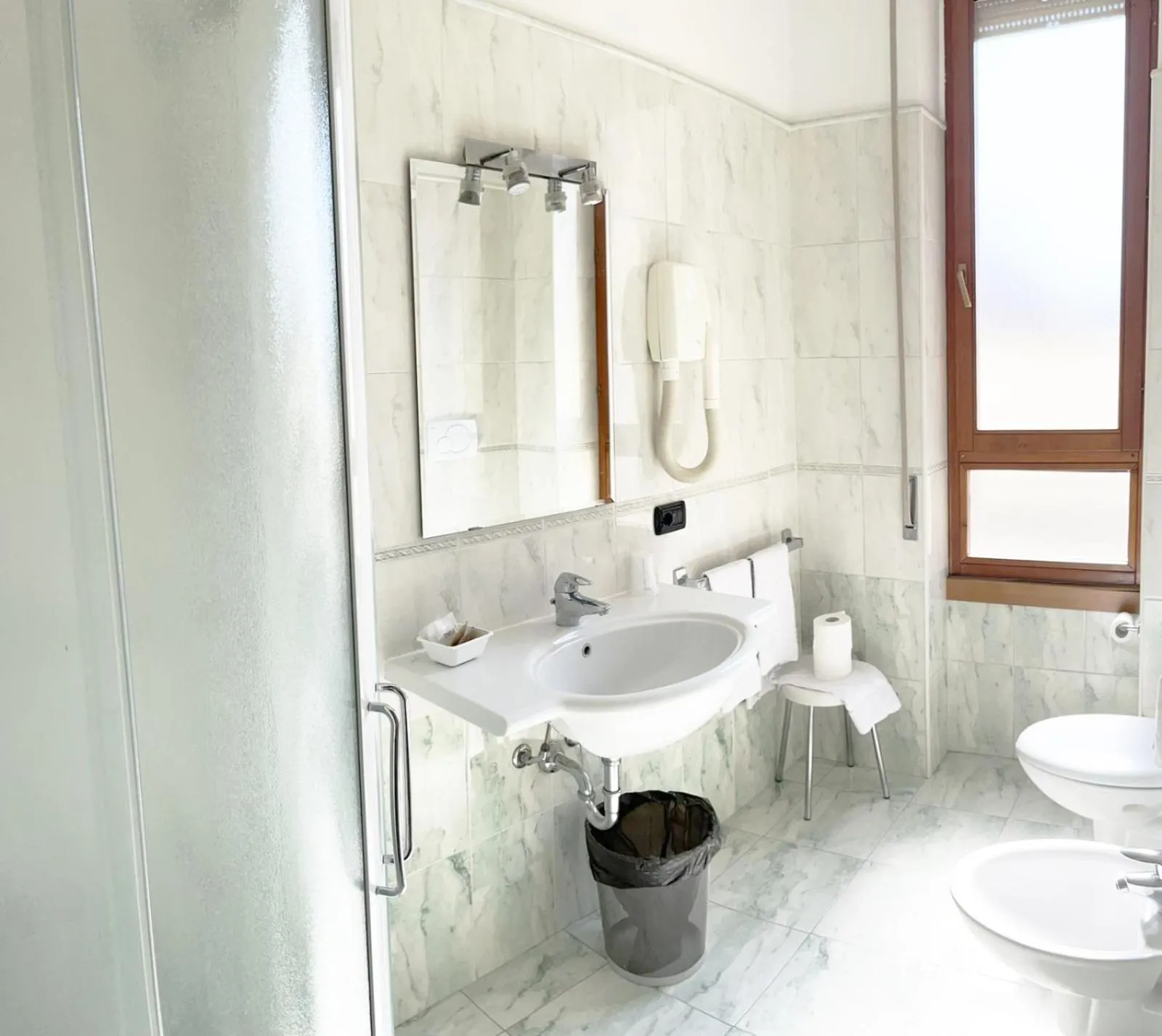 Bathroom in Hotel Molise 2