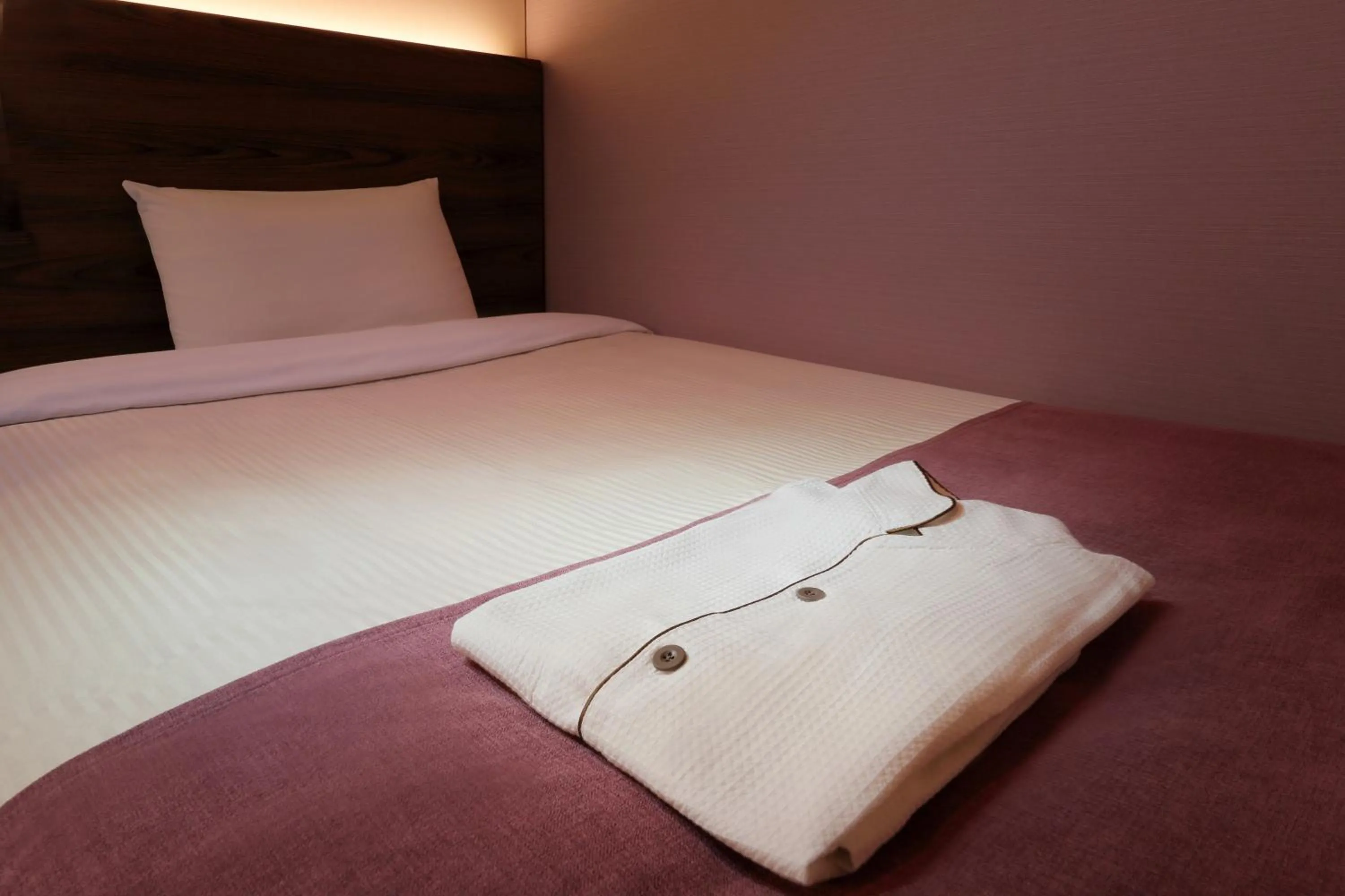 Photo of the whole room, Bed in Keio Presso Inn Ikebukuro