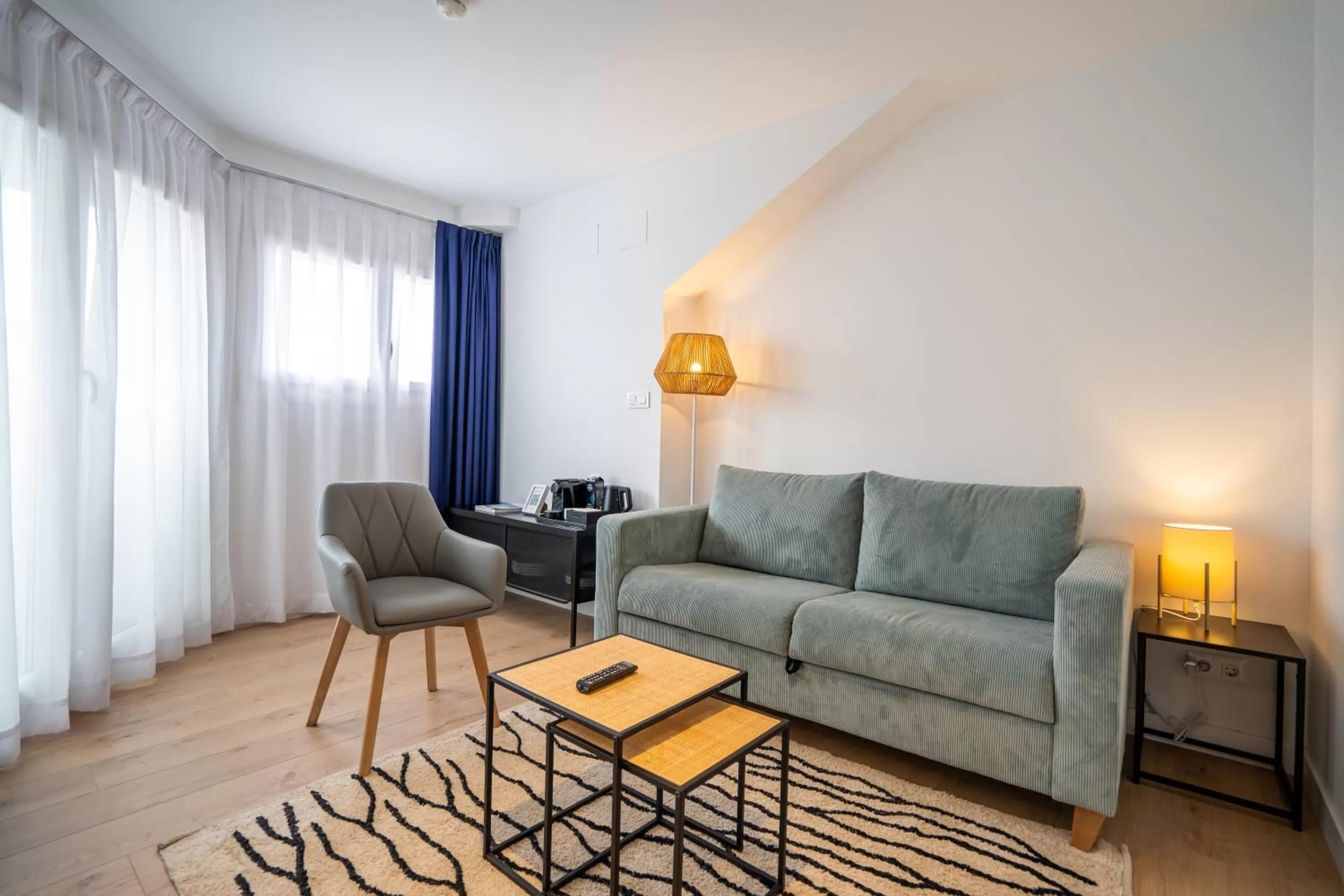 Photo of the whole room in abba Apartments Playa de Gros San Sebastián