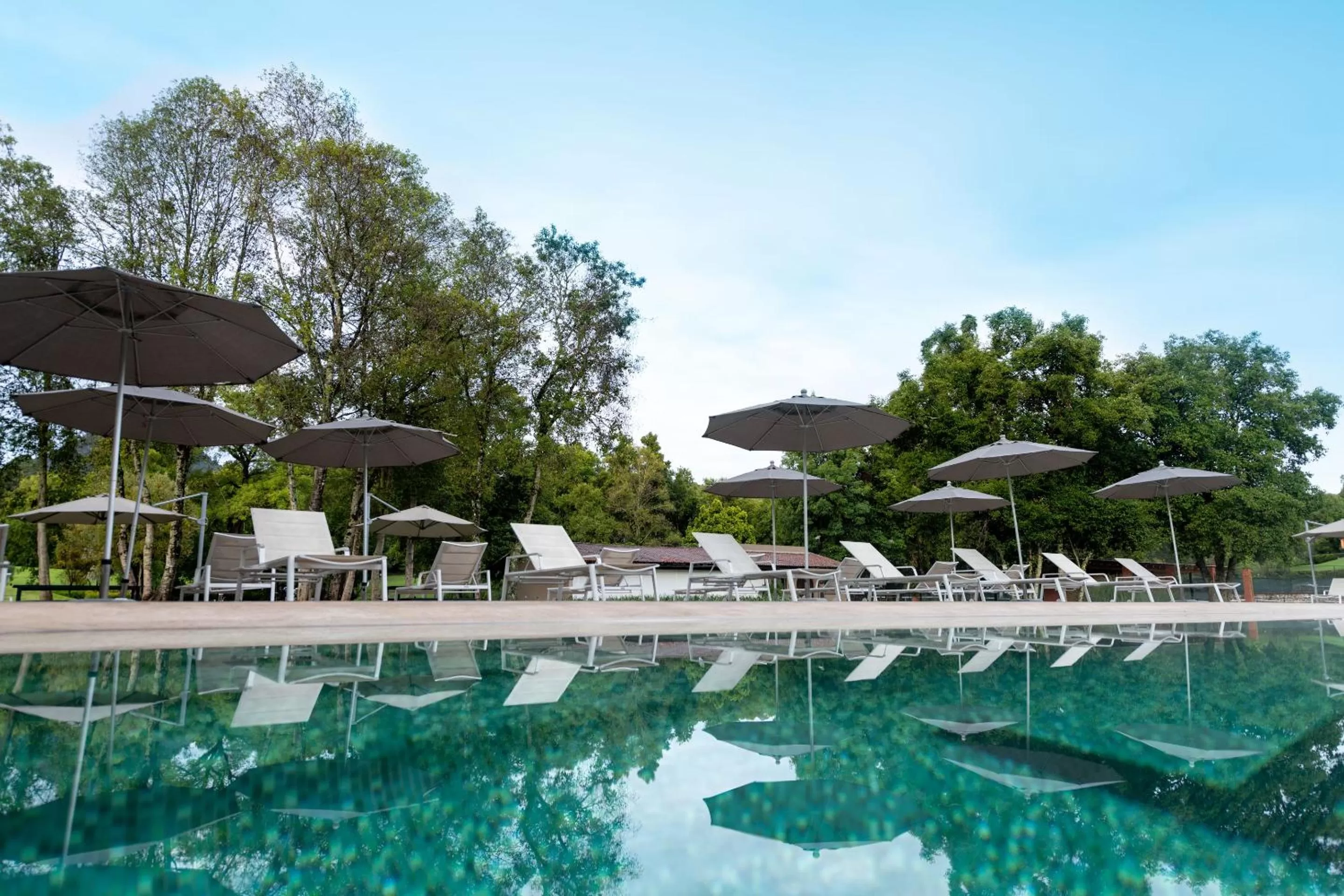 Swimming pool in Hotel Avandaro Golf & Spa Resort