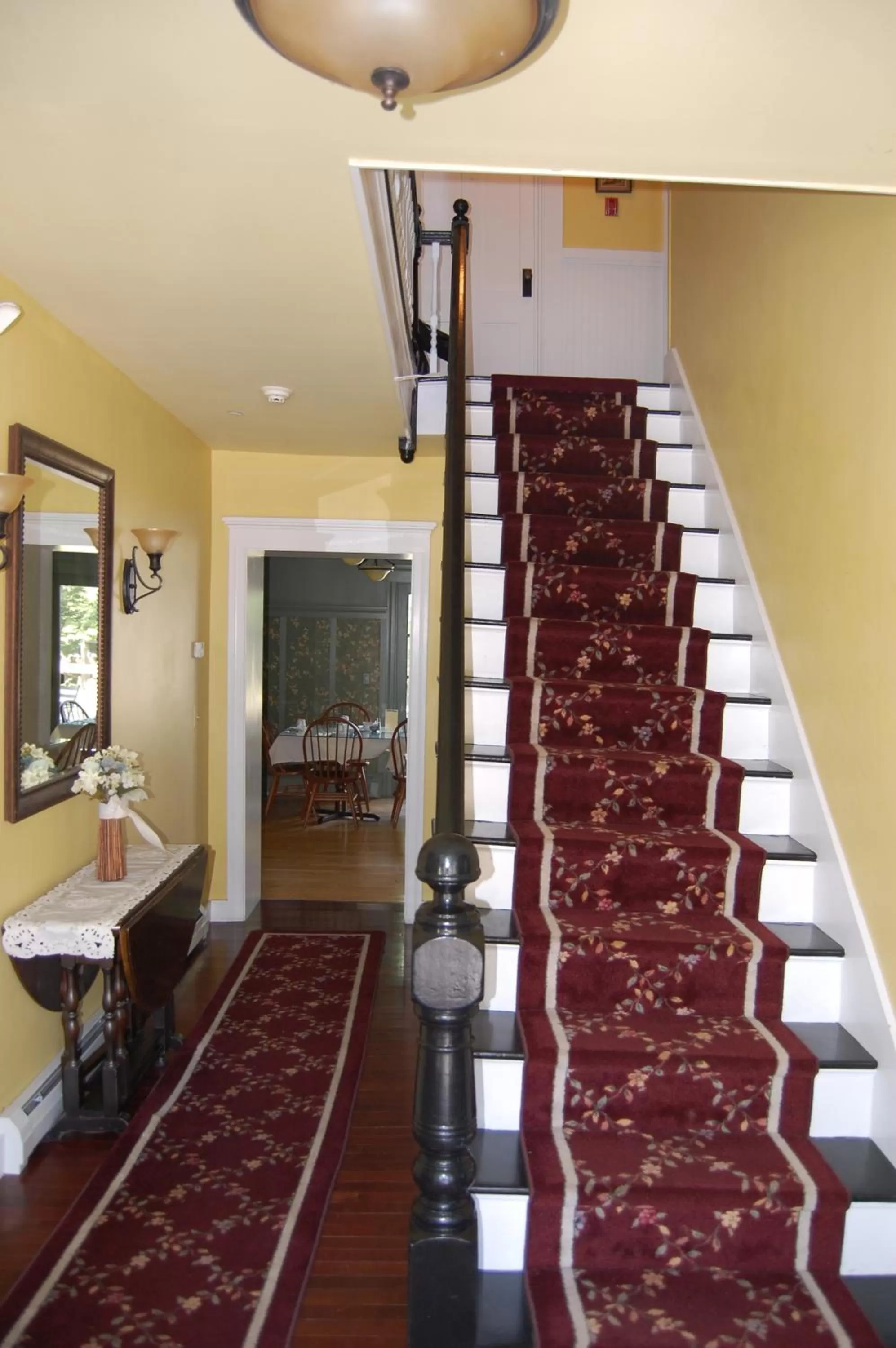 Facade/entrance in Cranmore Inn