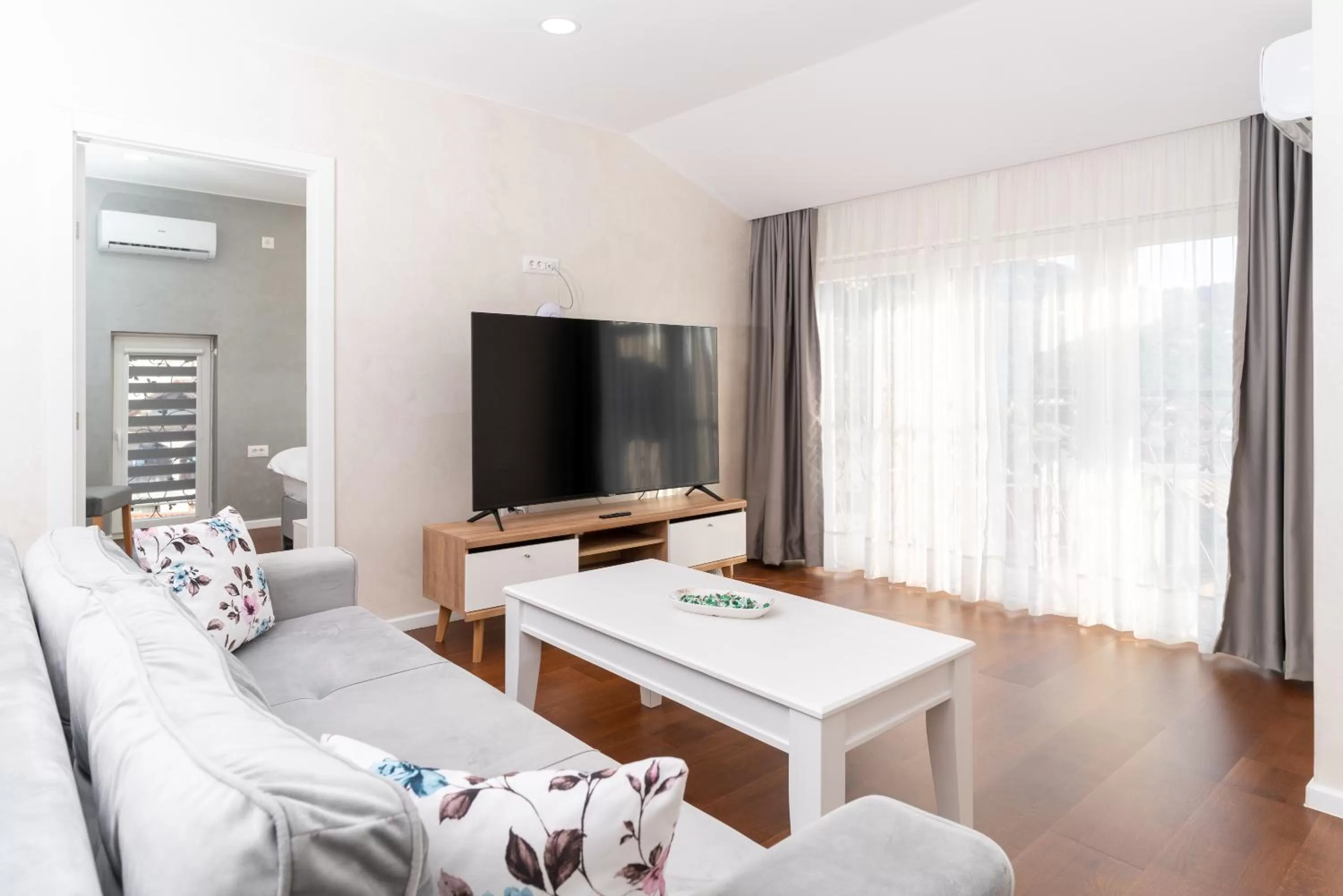 TV and multimedia in Ornament Hotel and Apartments