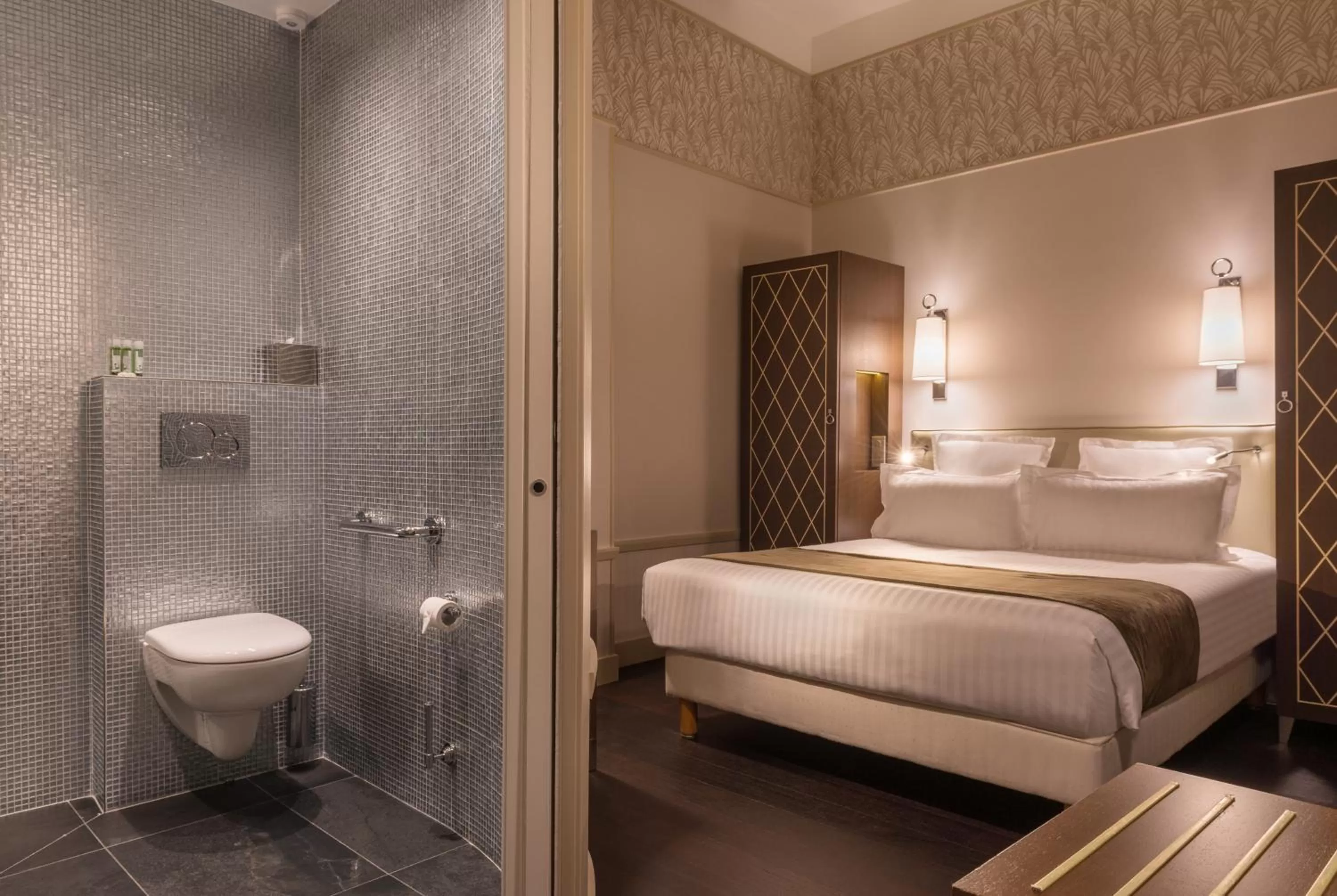 Shower, Bed in Crystal Hotel