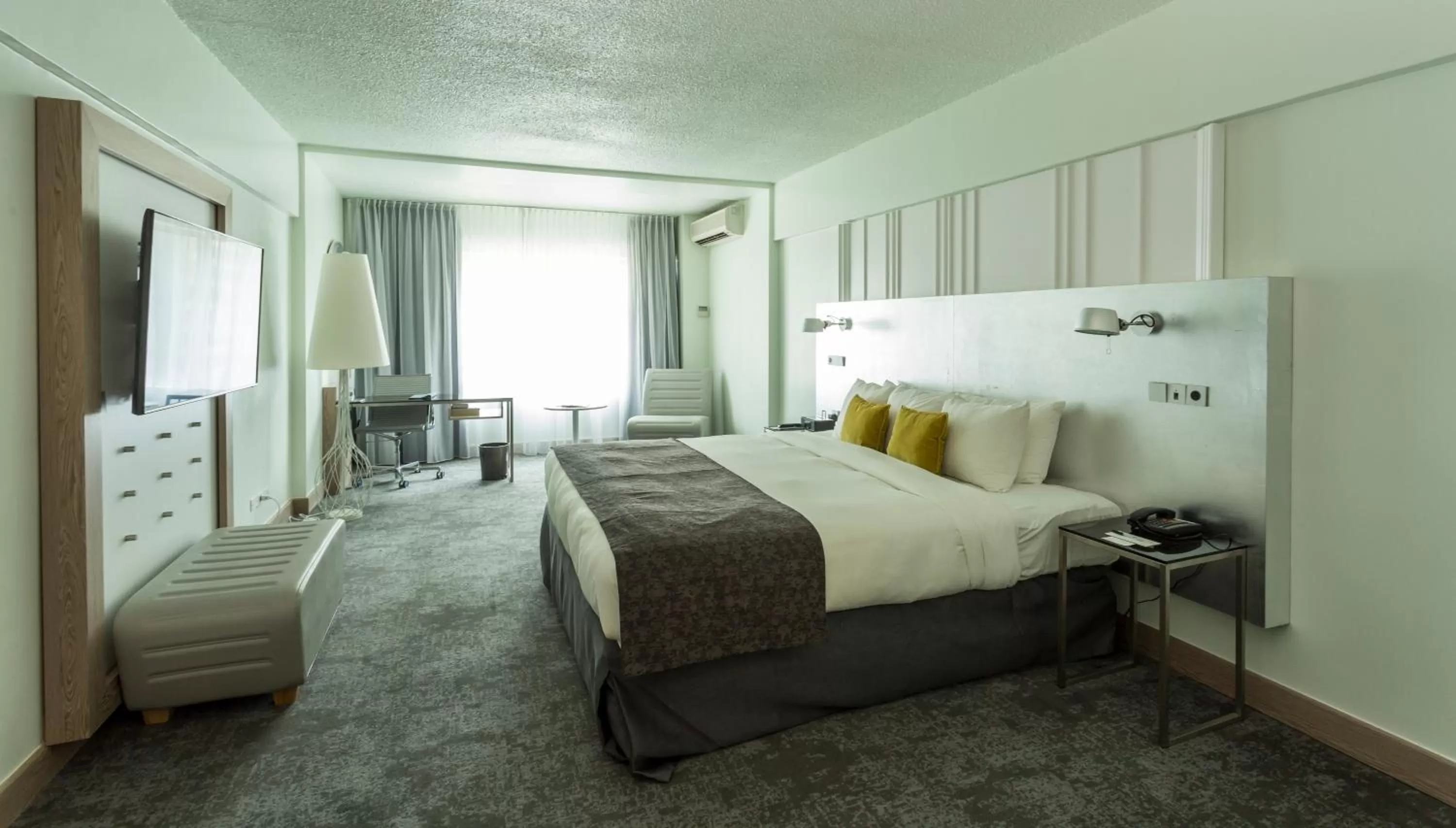 Photo of the whole room, Bed in Radisson Hotel Trinidad