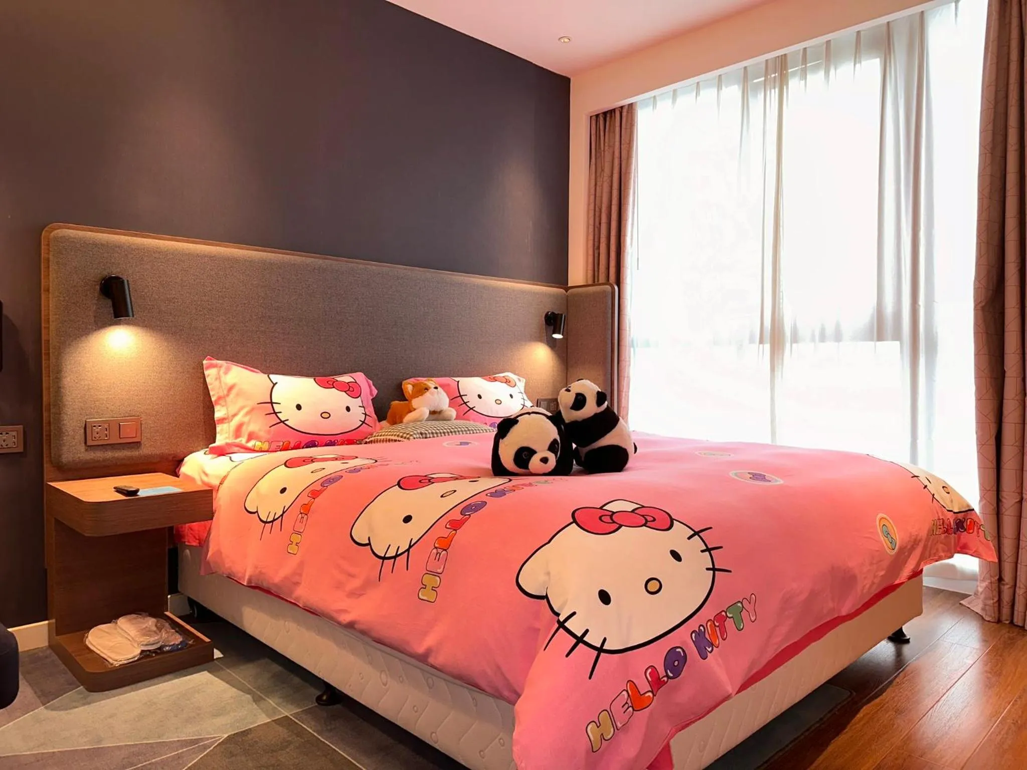 Photo of the whole room, Bed in Holiday Inn Express Chengdu Longquanyi North by IHG