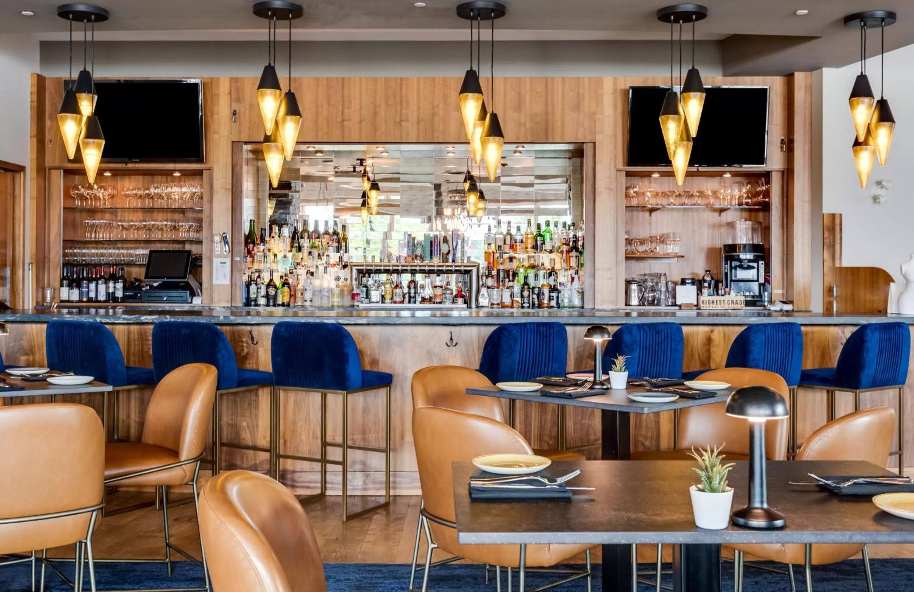 Restaurant/places to eat in Manteo at Eldorado Resort