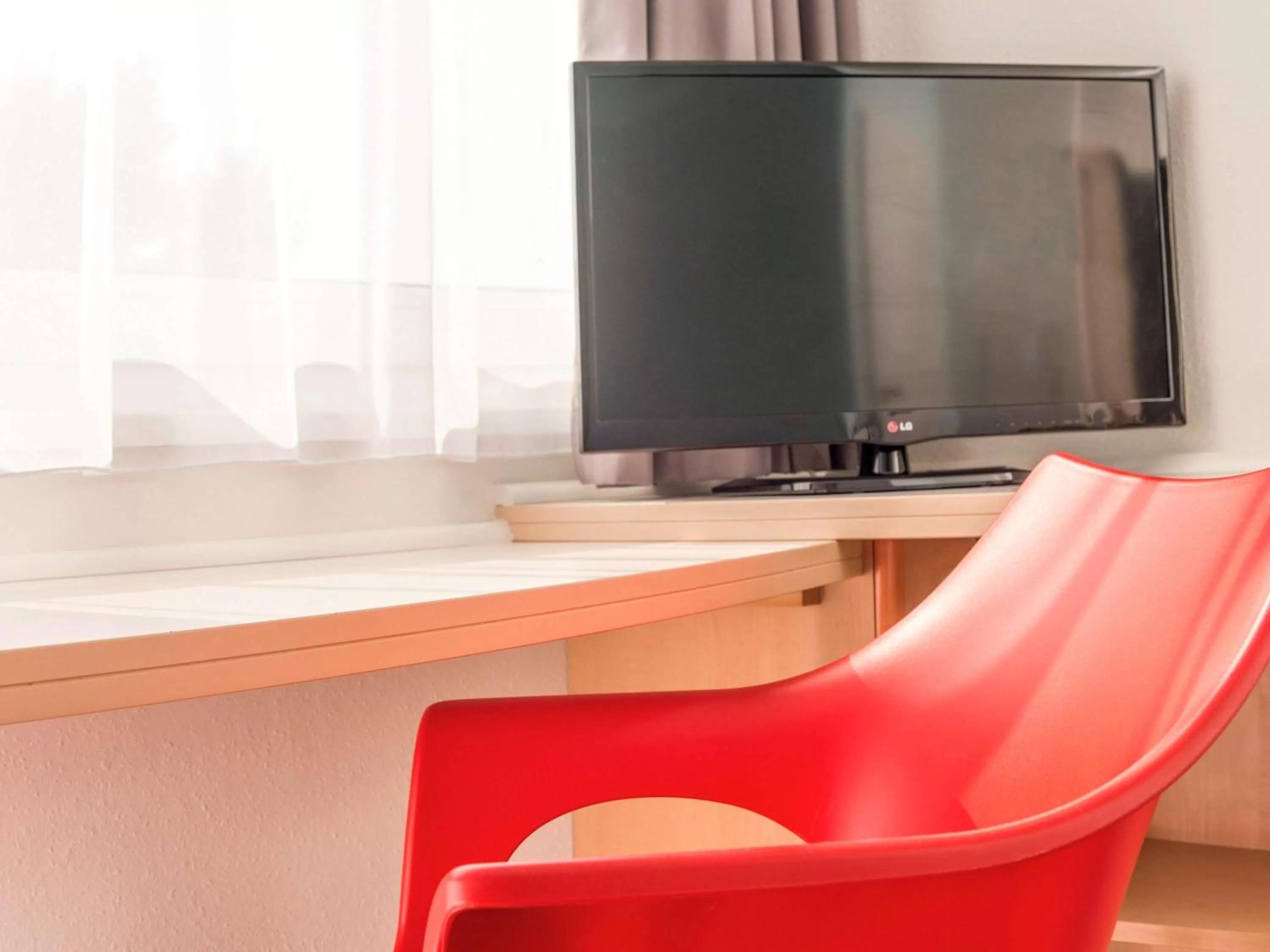 Photo of the whole room in ibis Berlin City Nord